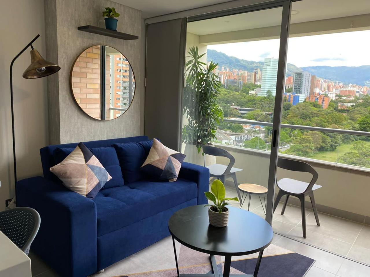 Cómodo y completo apartamento cerca a Provenza