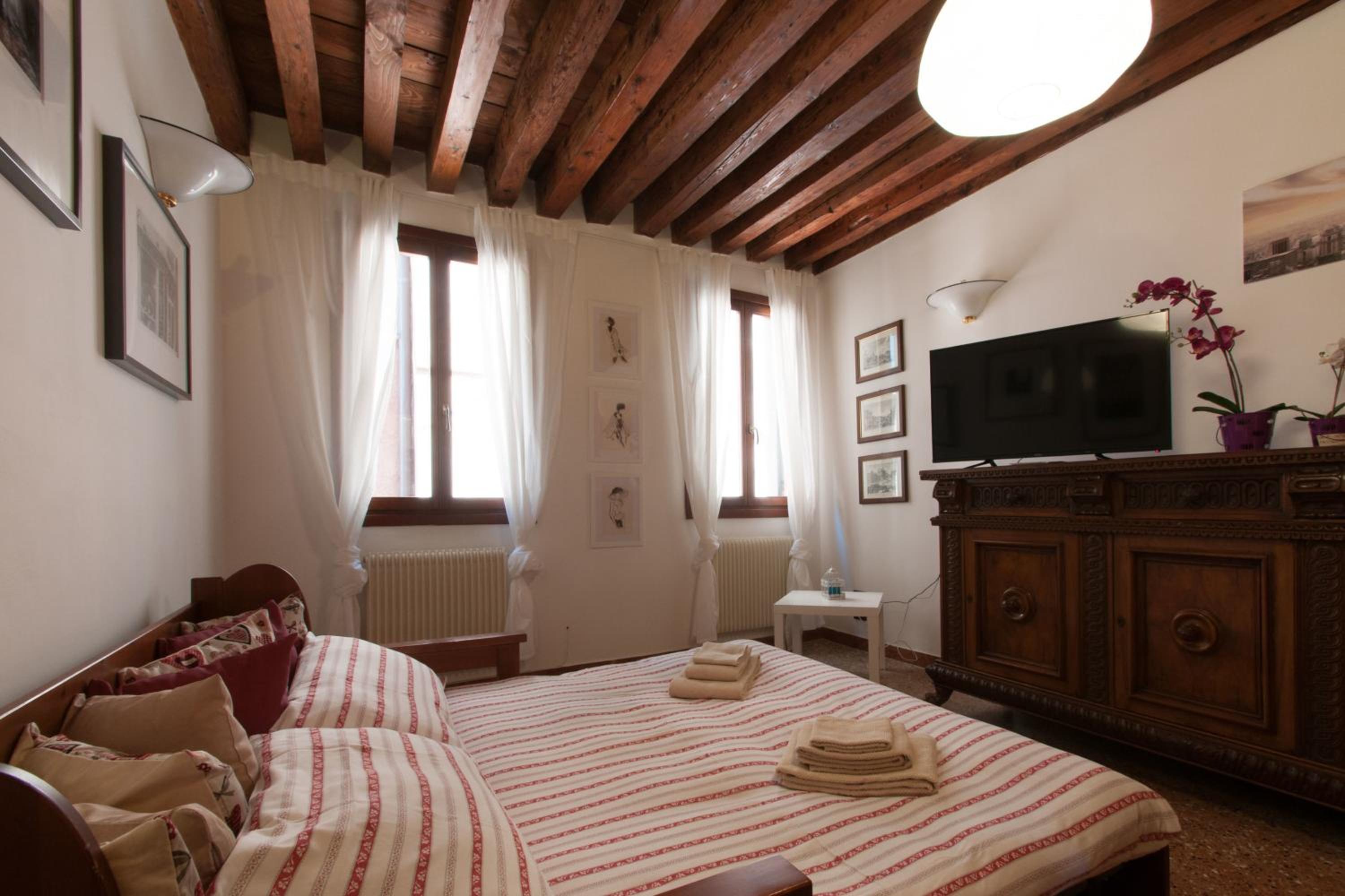 Ve-nice Suite Giuffa C4834
