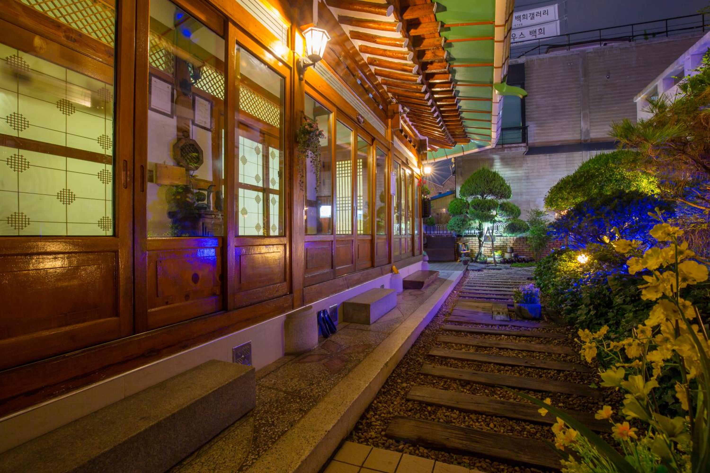 Ddlanchae Hanok Stay - Main House view 2