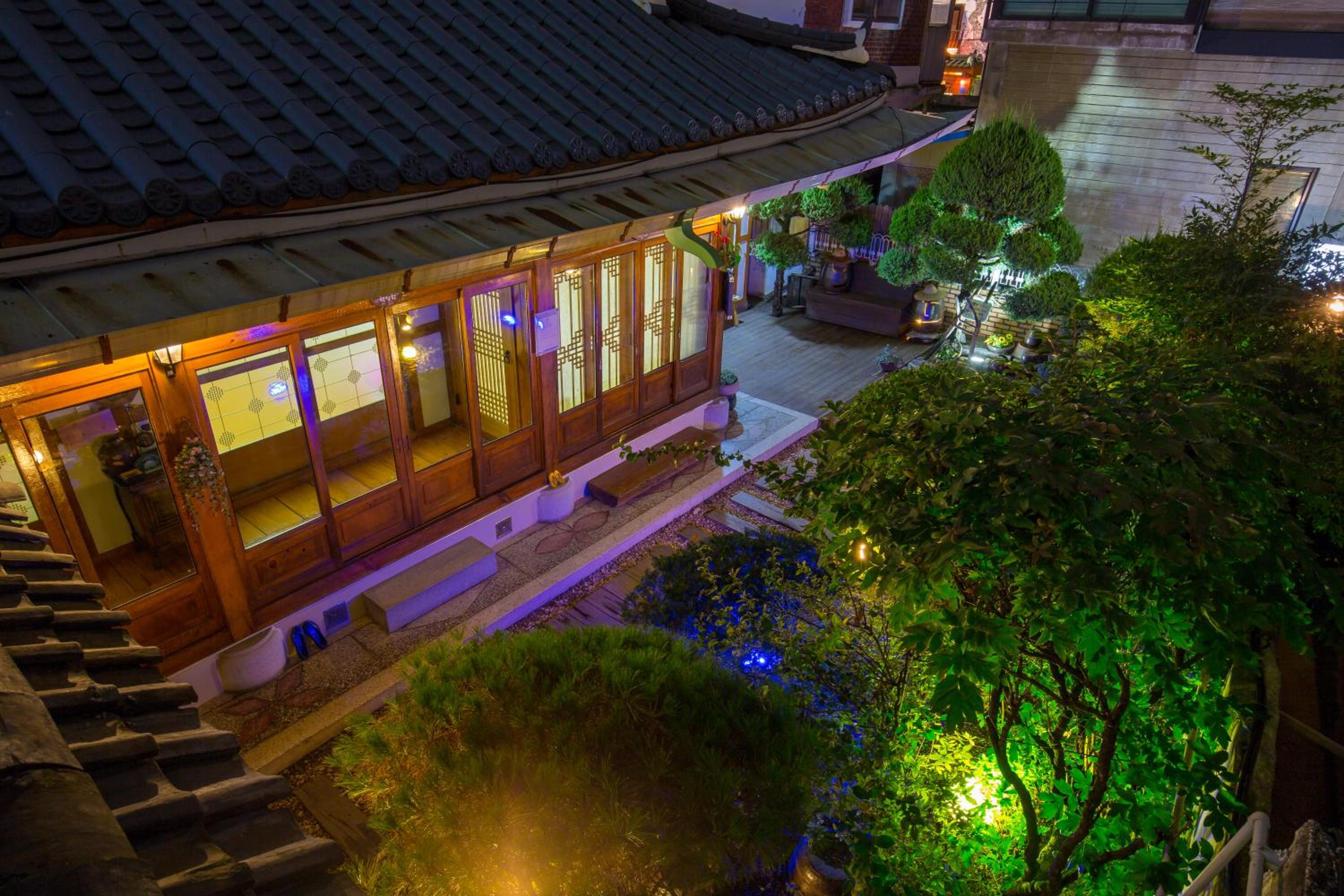 Ddlanchae Hanok Stay - Main House view 4