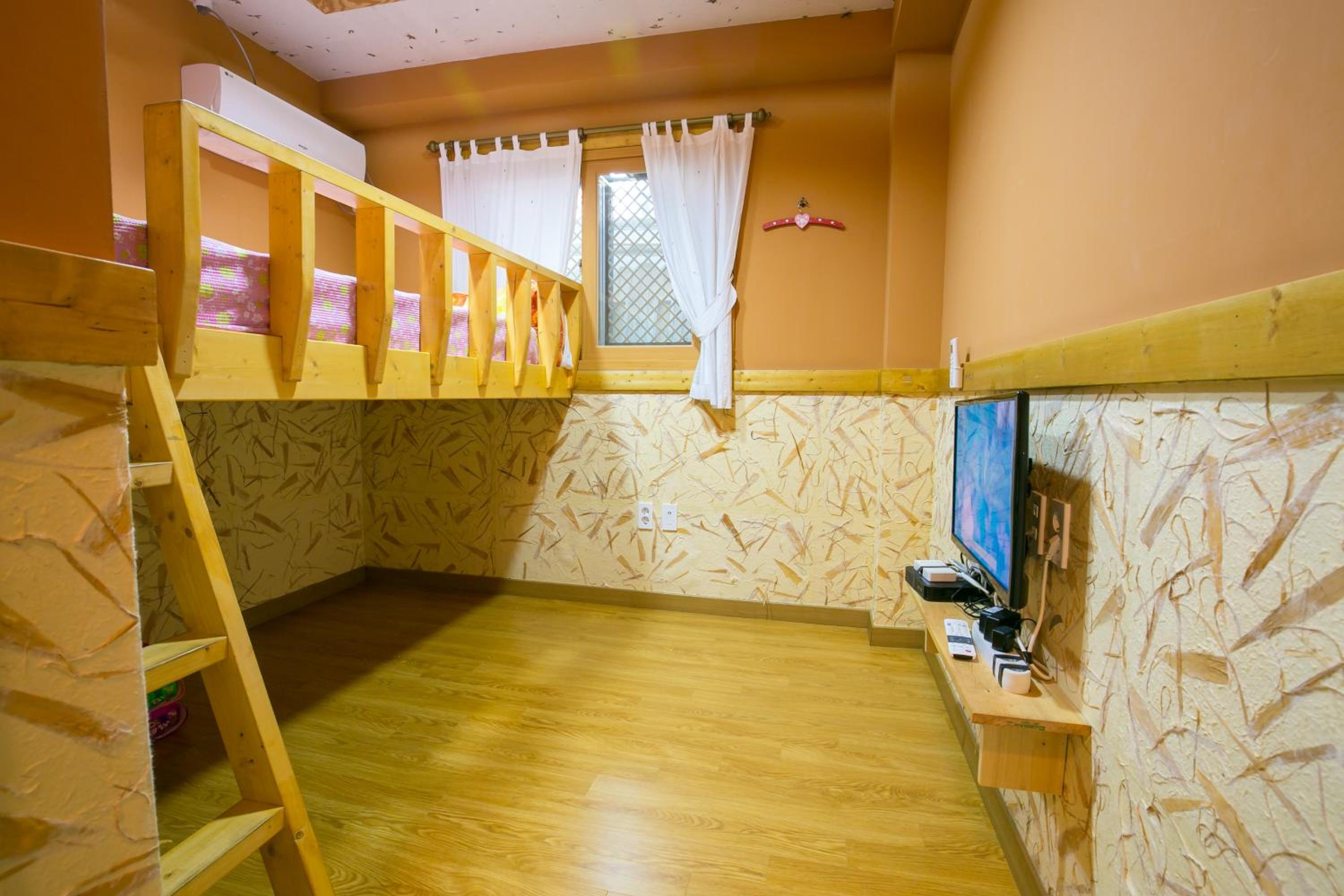 Ddlanchae Guesthouse - New Tower