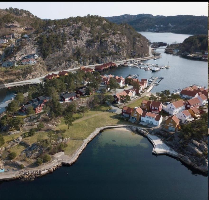 Furuholmen, Lindesnes