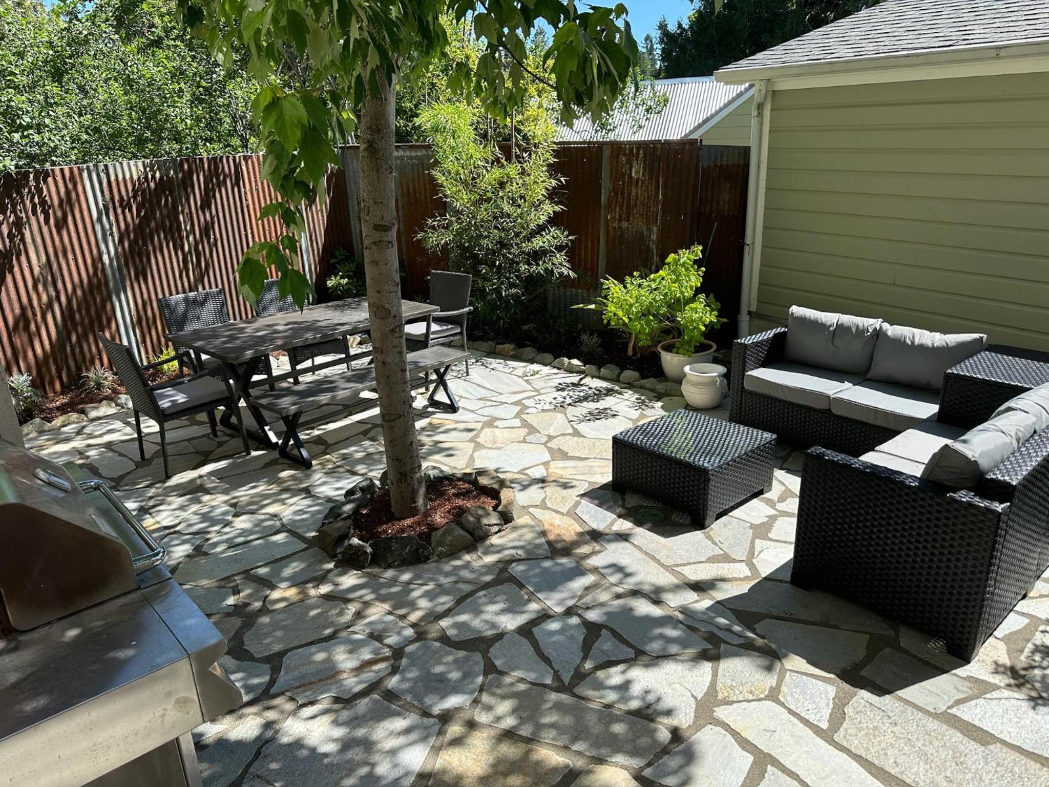 The Residence-beautiful home in the heart of downtown view 4