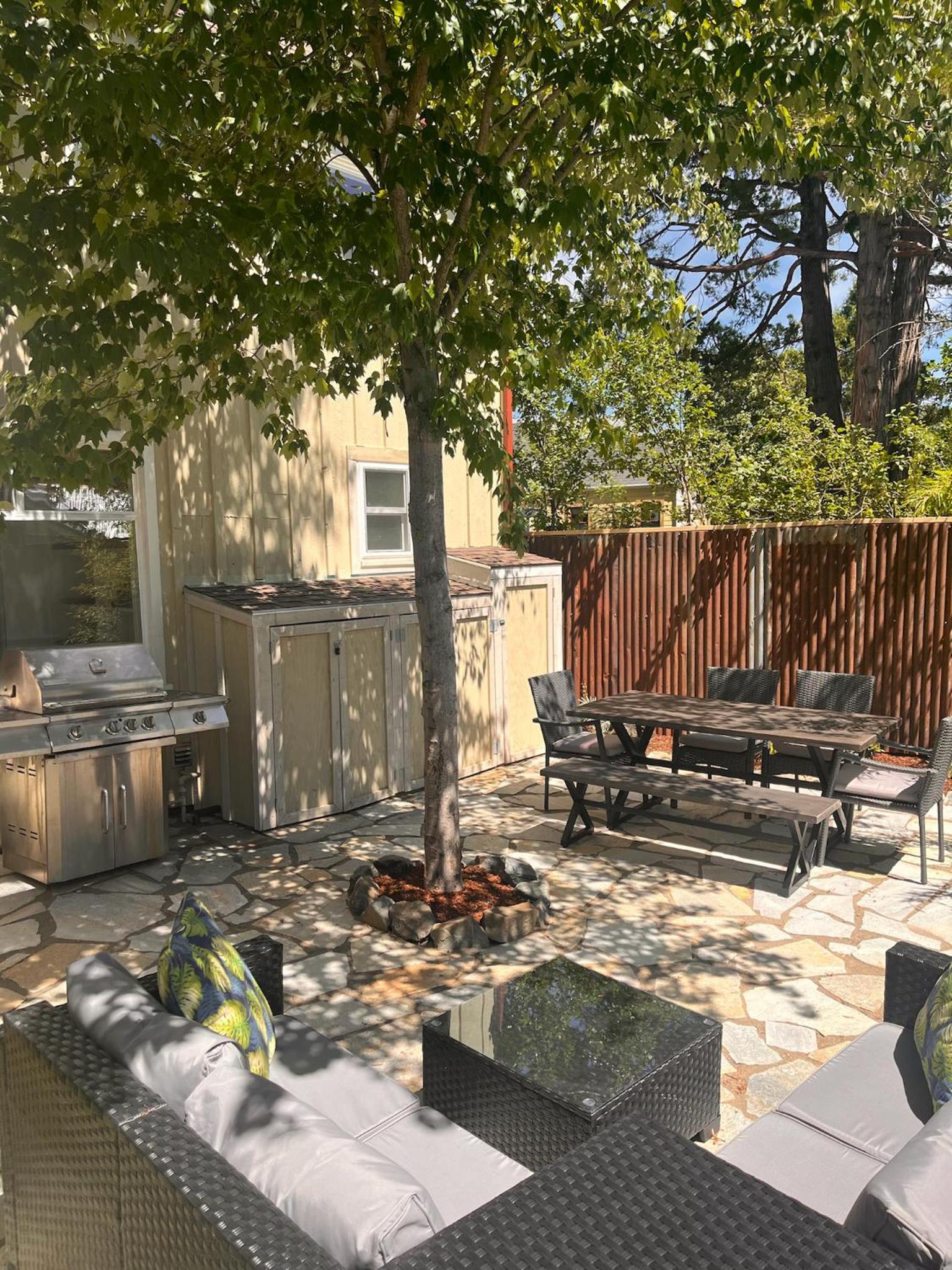 The Residence-beautiful home in the heart of downtown view 5