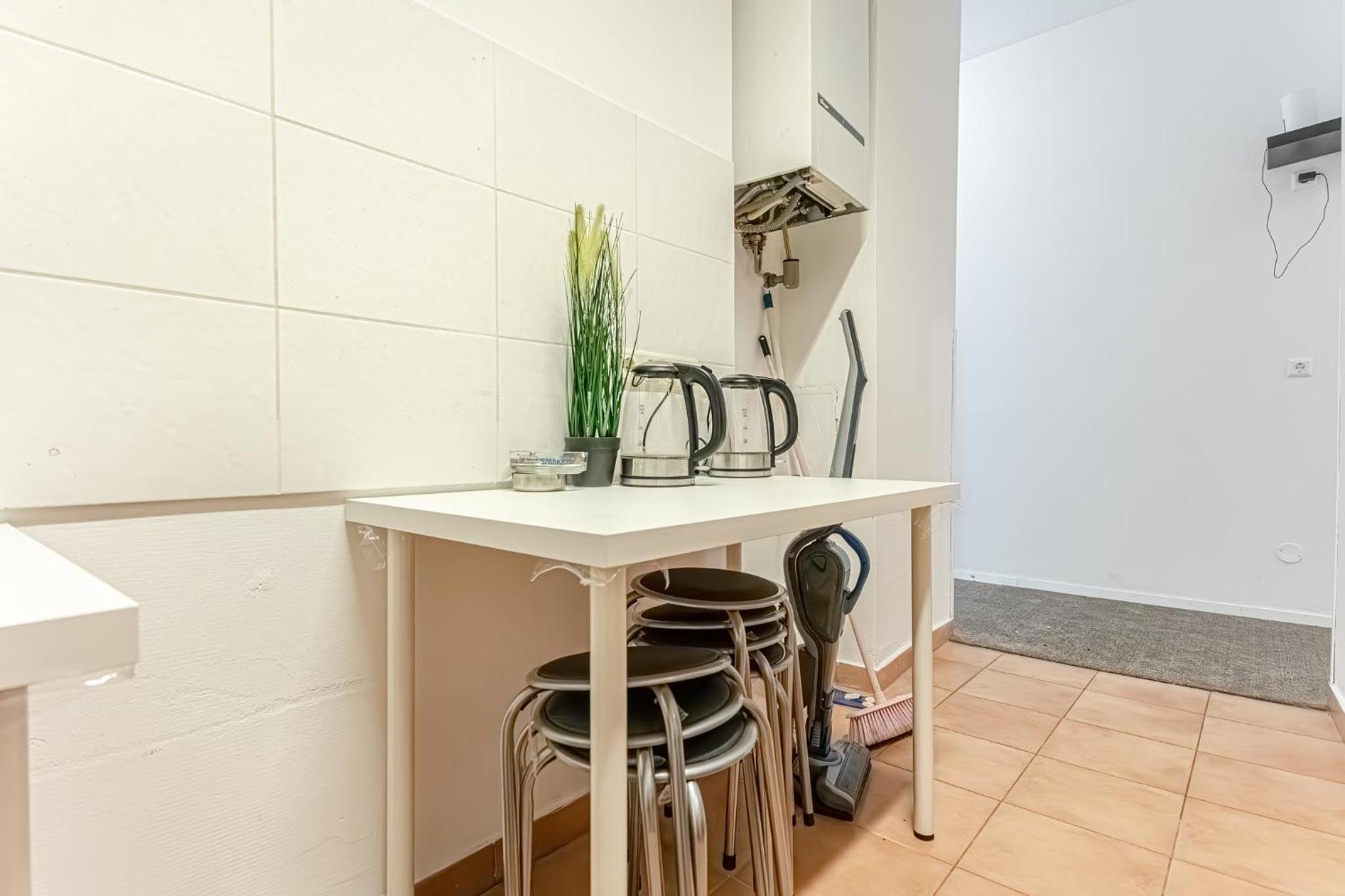 Elegant Private Rooms Near Danube With Garden Access