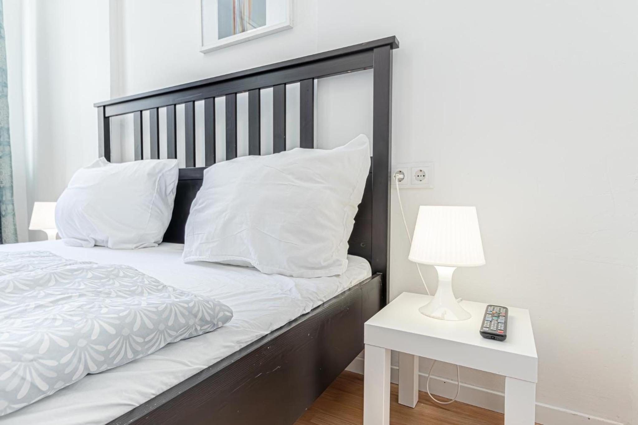 Elegant Private Rooms Near Danube With Garden Access