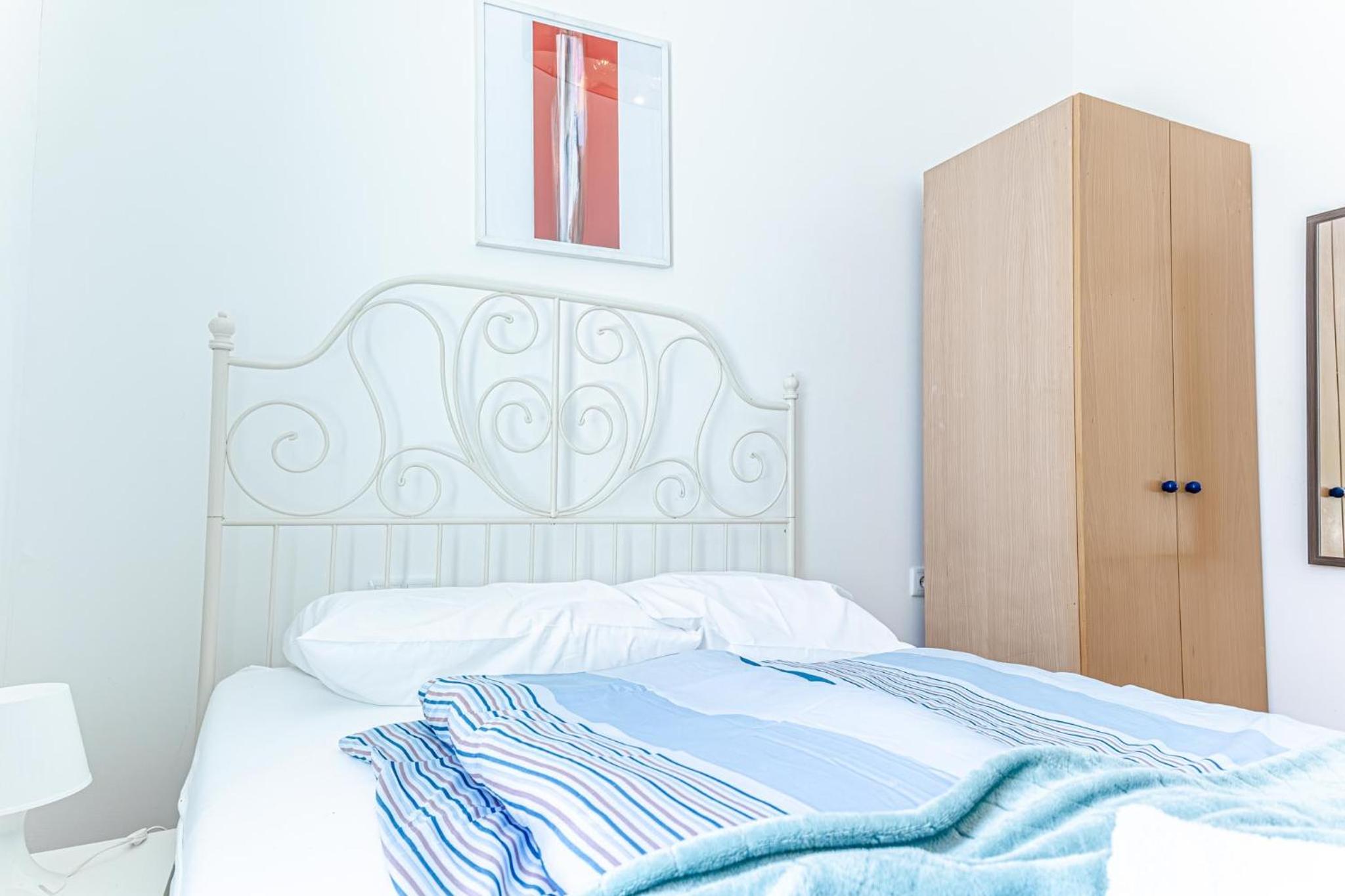 Elegant Private Rooms Near Danube With Garden Access