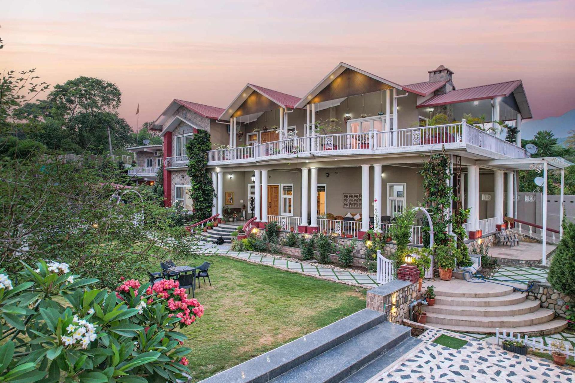 StayVista at SilverOaks Cottage