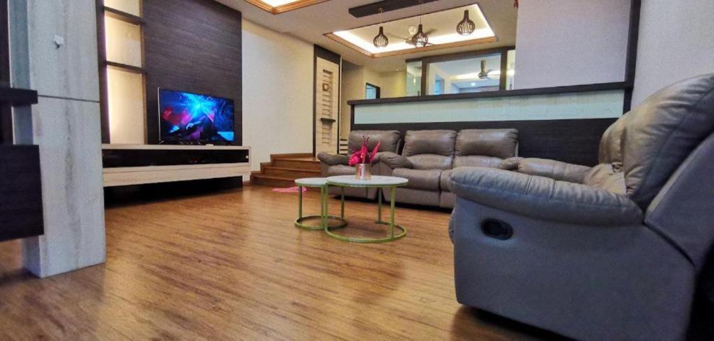 Melaka Private Pool Villa by uBook photo 2