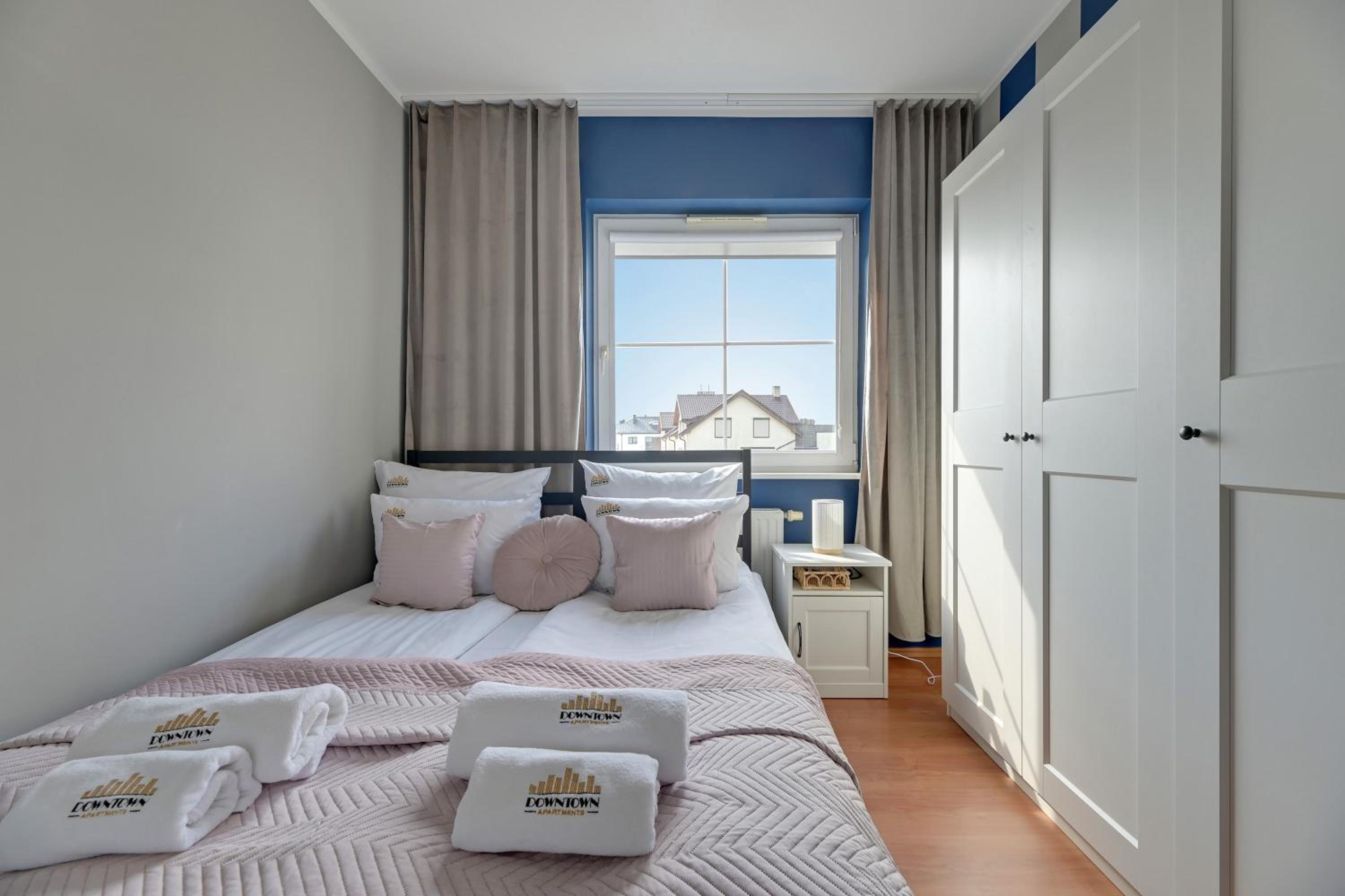 Królowej Jadwigi by Downtown Apartments