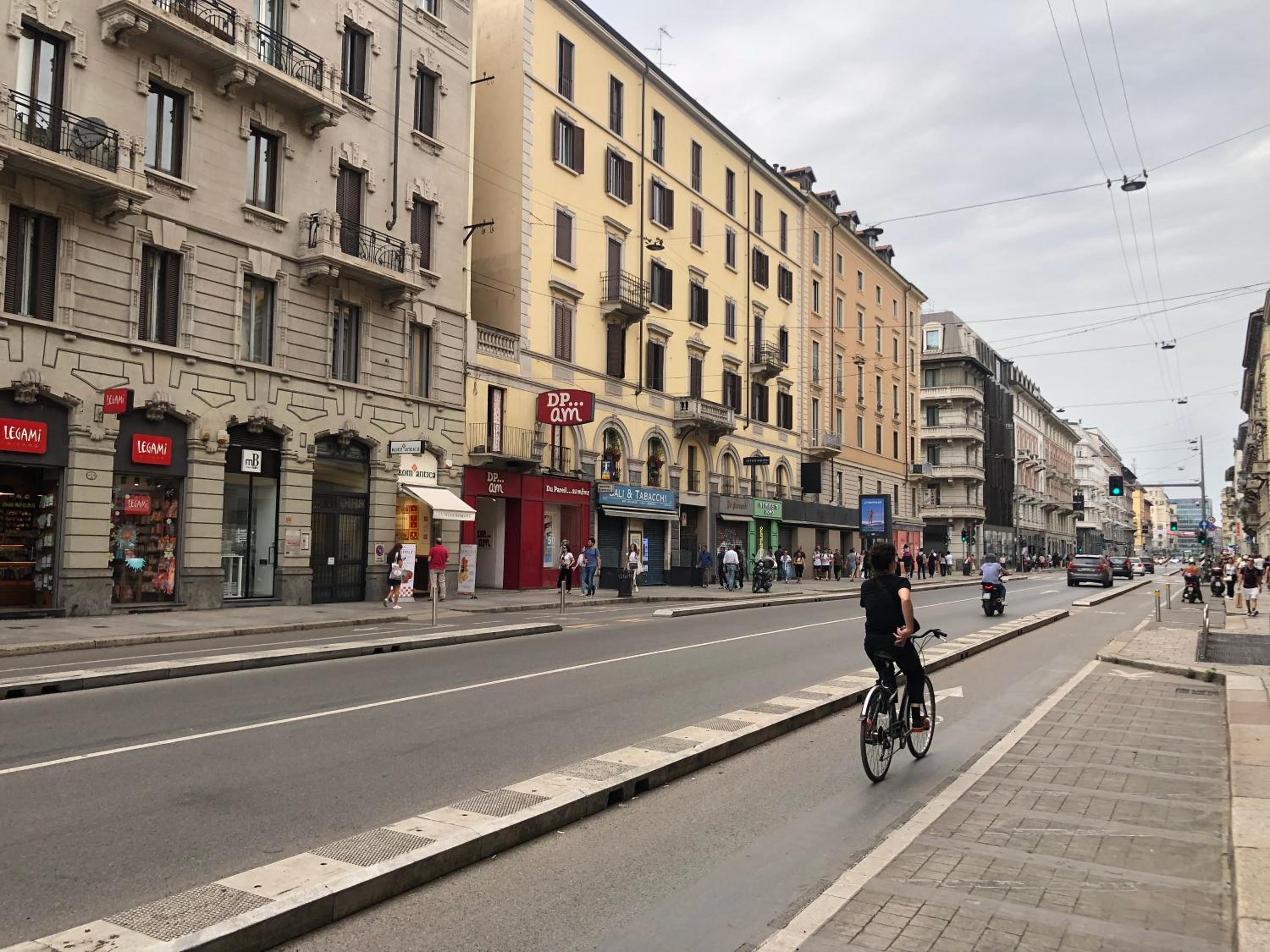 Mansarda di Nolo-MM Pasteur-Red line