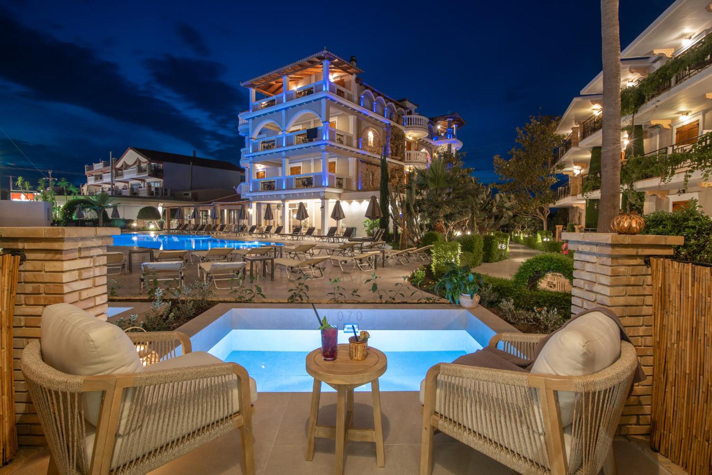 Hotel Plaza Pallas - Image 1