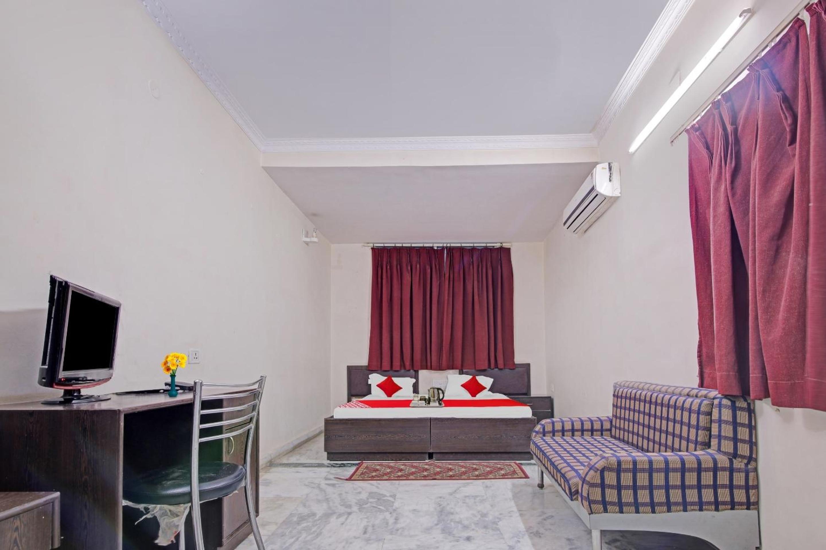 Hotel O Oxy Safari Residency view 2