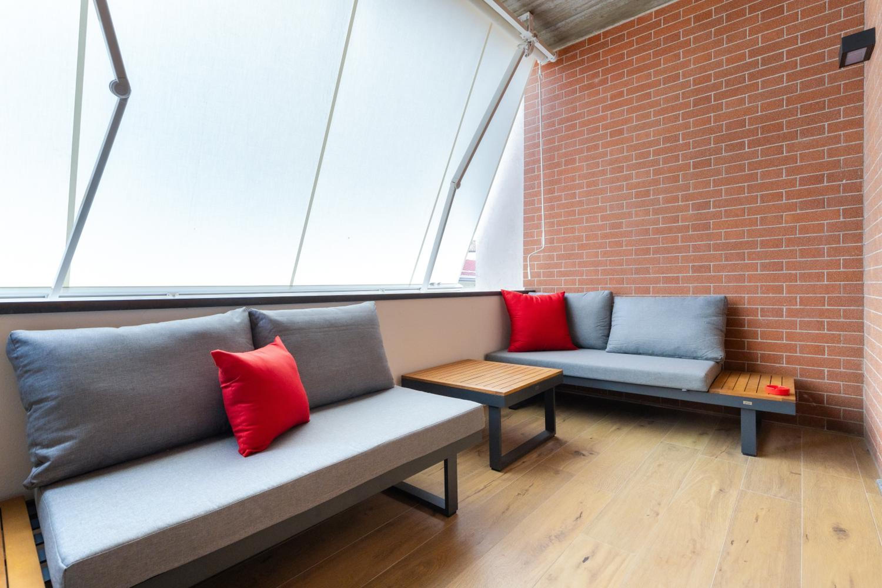C8 Apartments