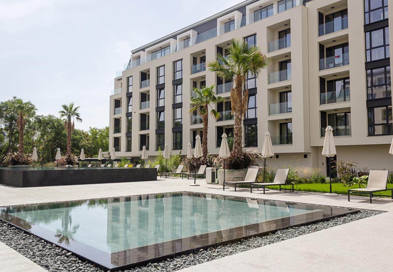 Flat In Azur Premium in St Constantine and Helena by Flat Mаnаger