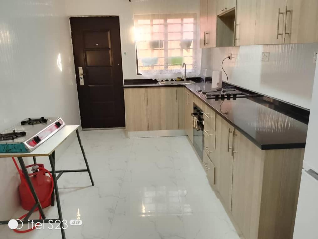 Salama Apartments Begonia Street view 5