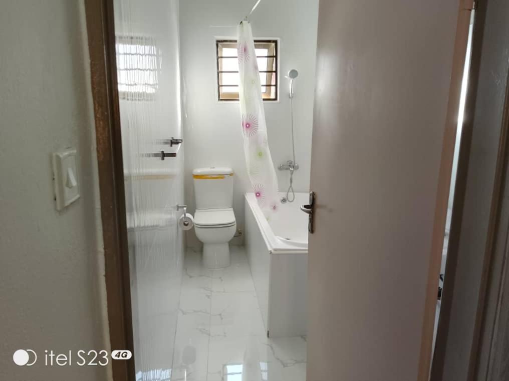 Salama Apartments Begonia Street view 2