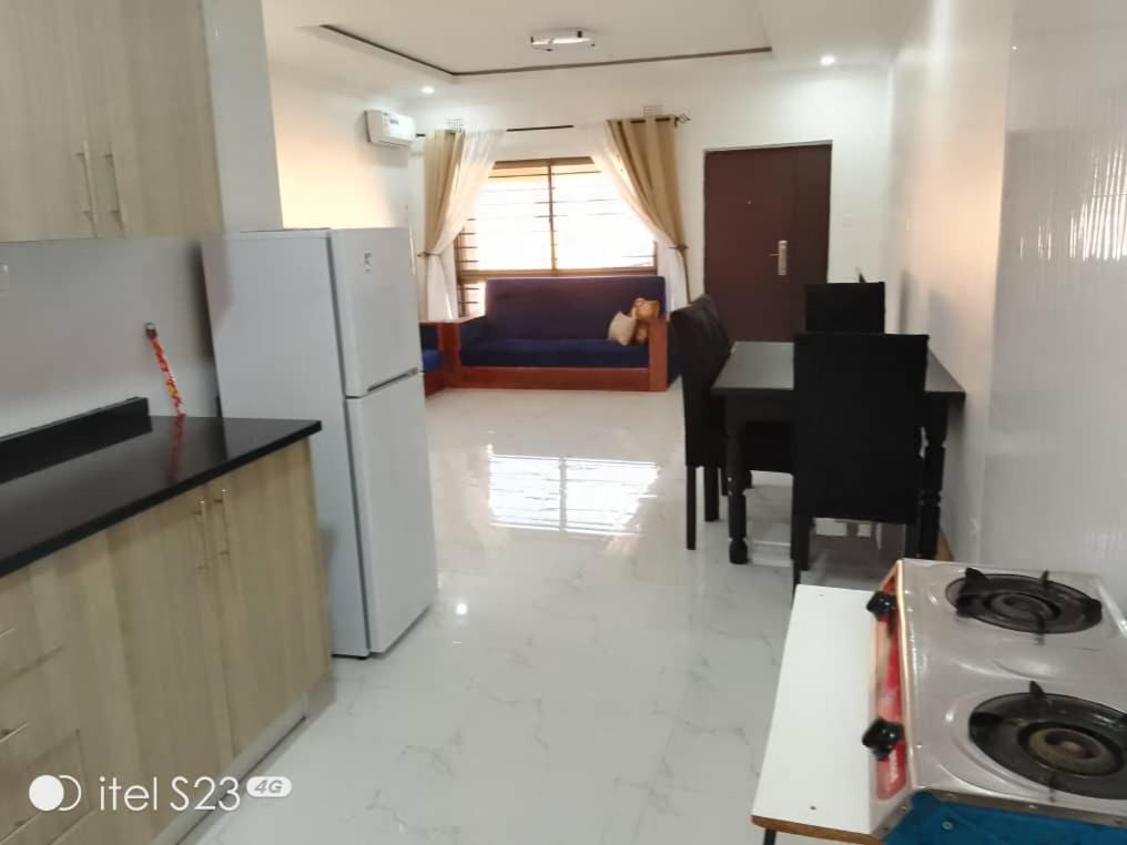Salama Apartments Begonia Street view 4