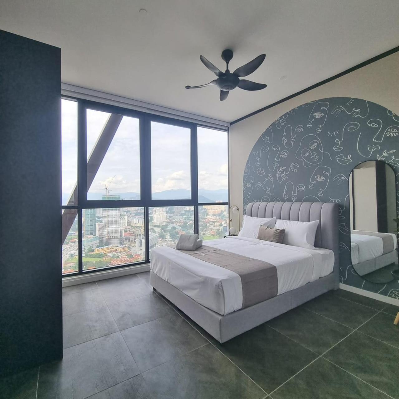 Scarletz Starlight Suites KLCC