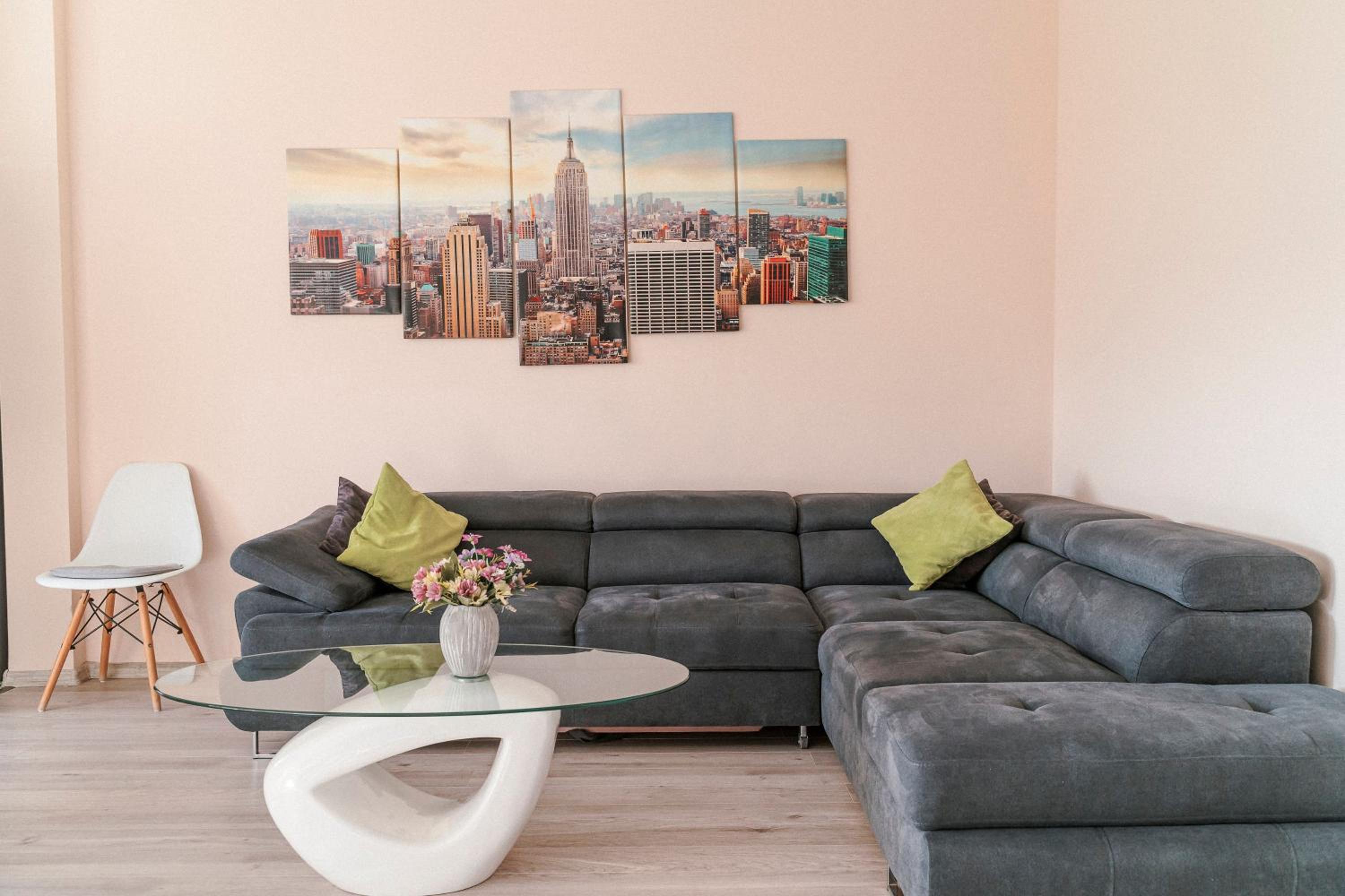 M&M Apartment
