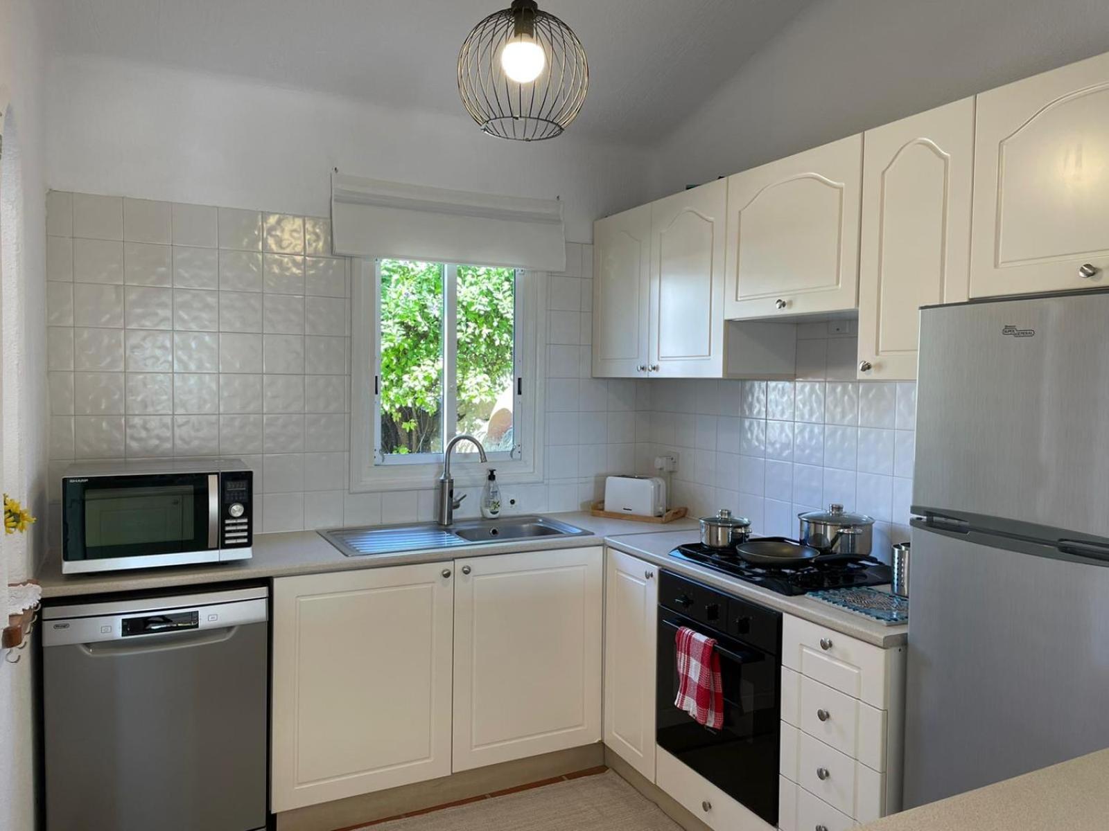 Mediterranean Cottage, Sea View, Great Location