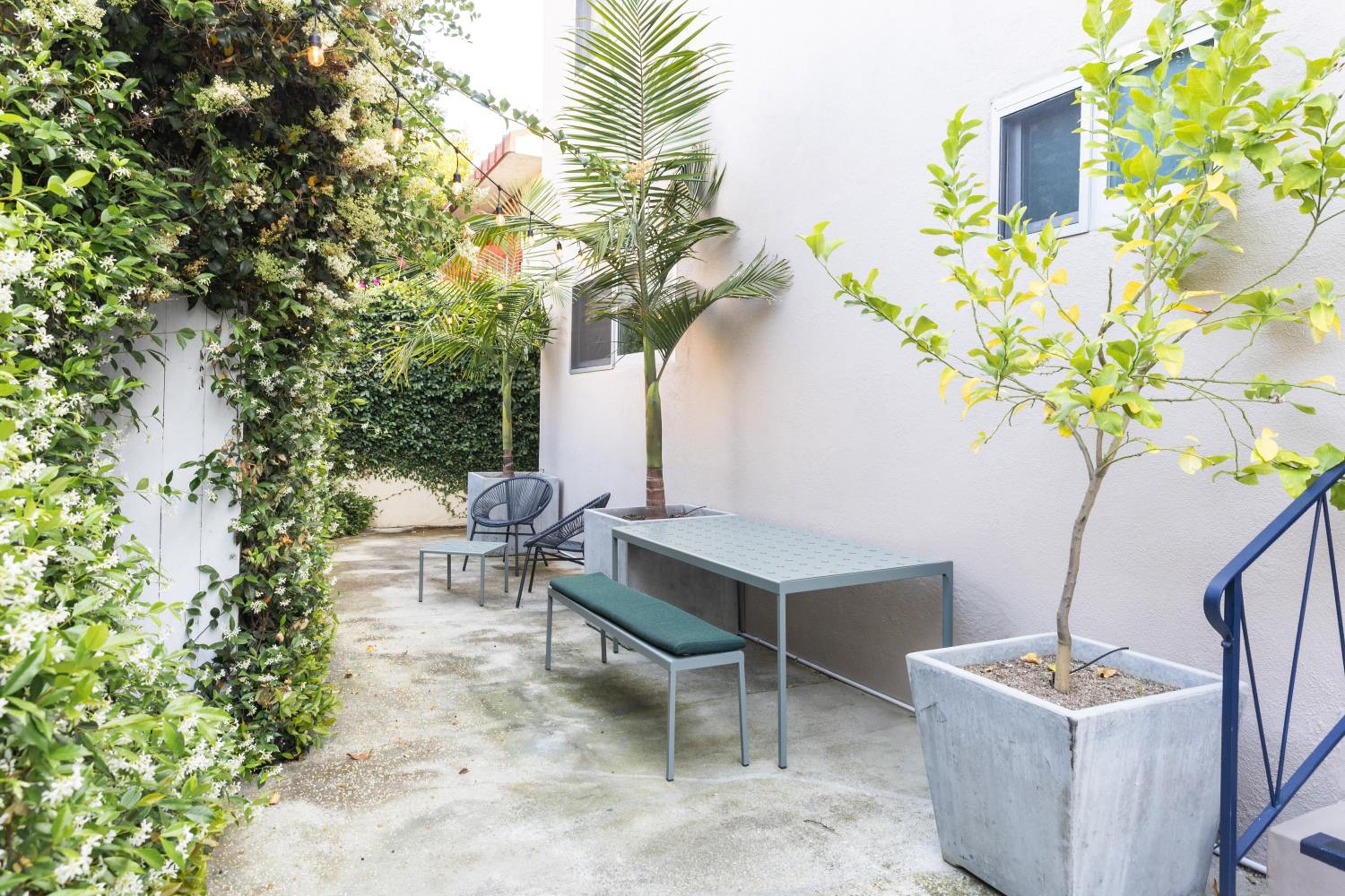 Luxury 2br 2ba Beverly Hills Near Cedars Sinai