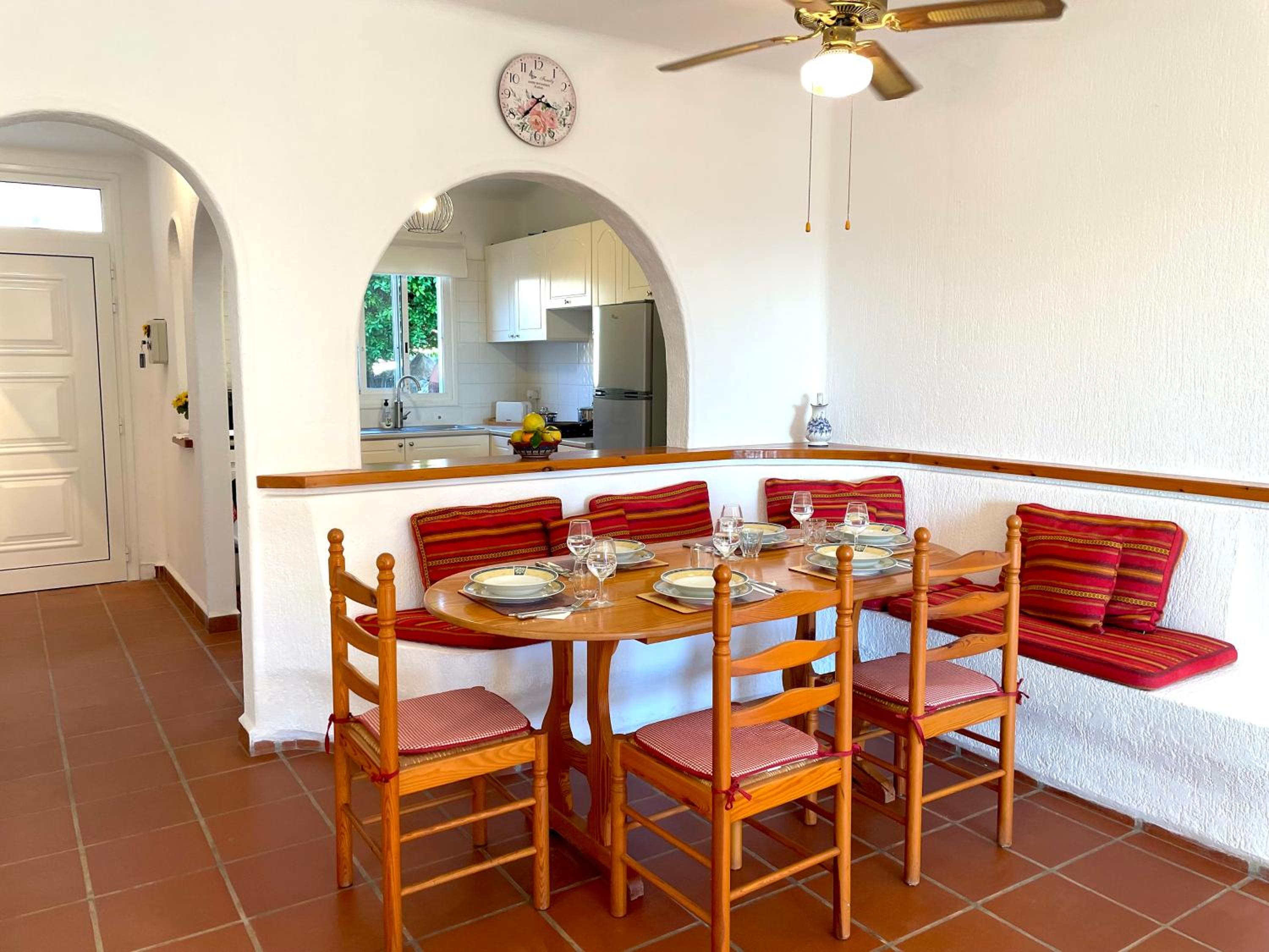 Mediterranean Cottage, Sea View, Great Location
