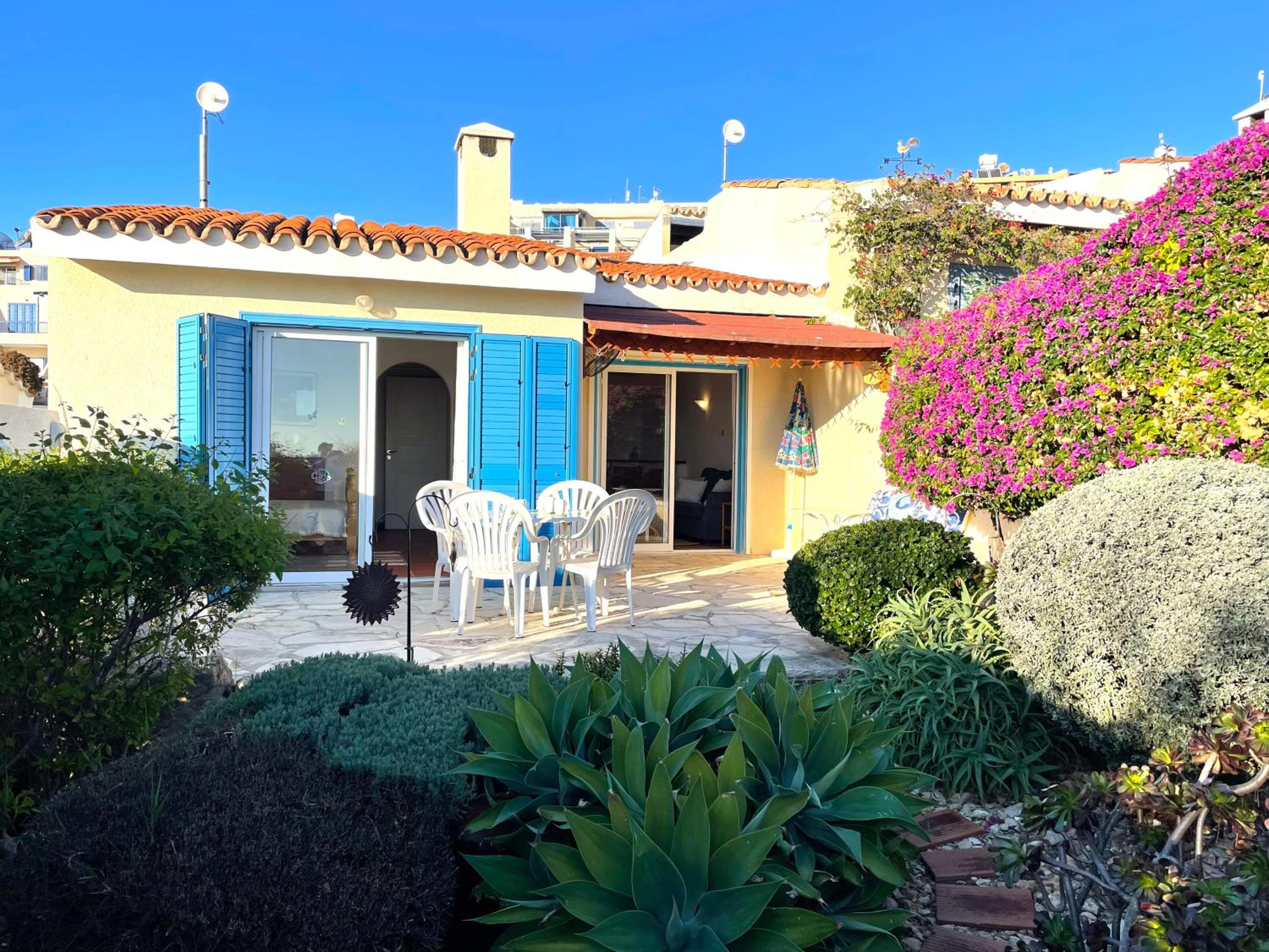 Mediterranean Cottage, Sea View, Great Location