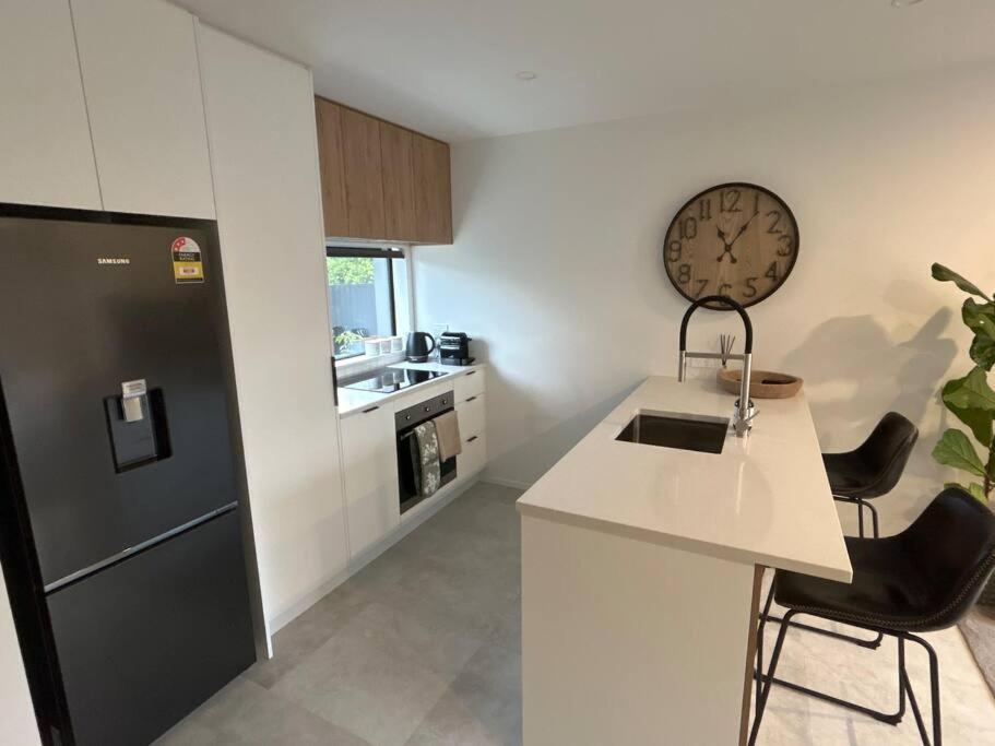 Luxury 2 Bedroom Hideout Near CBD,Merivale Mall view 4