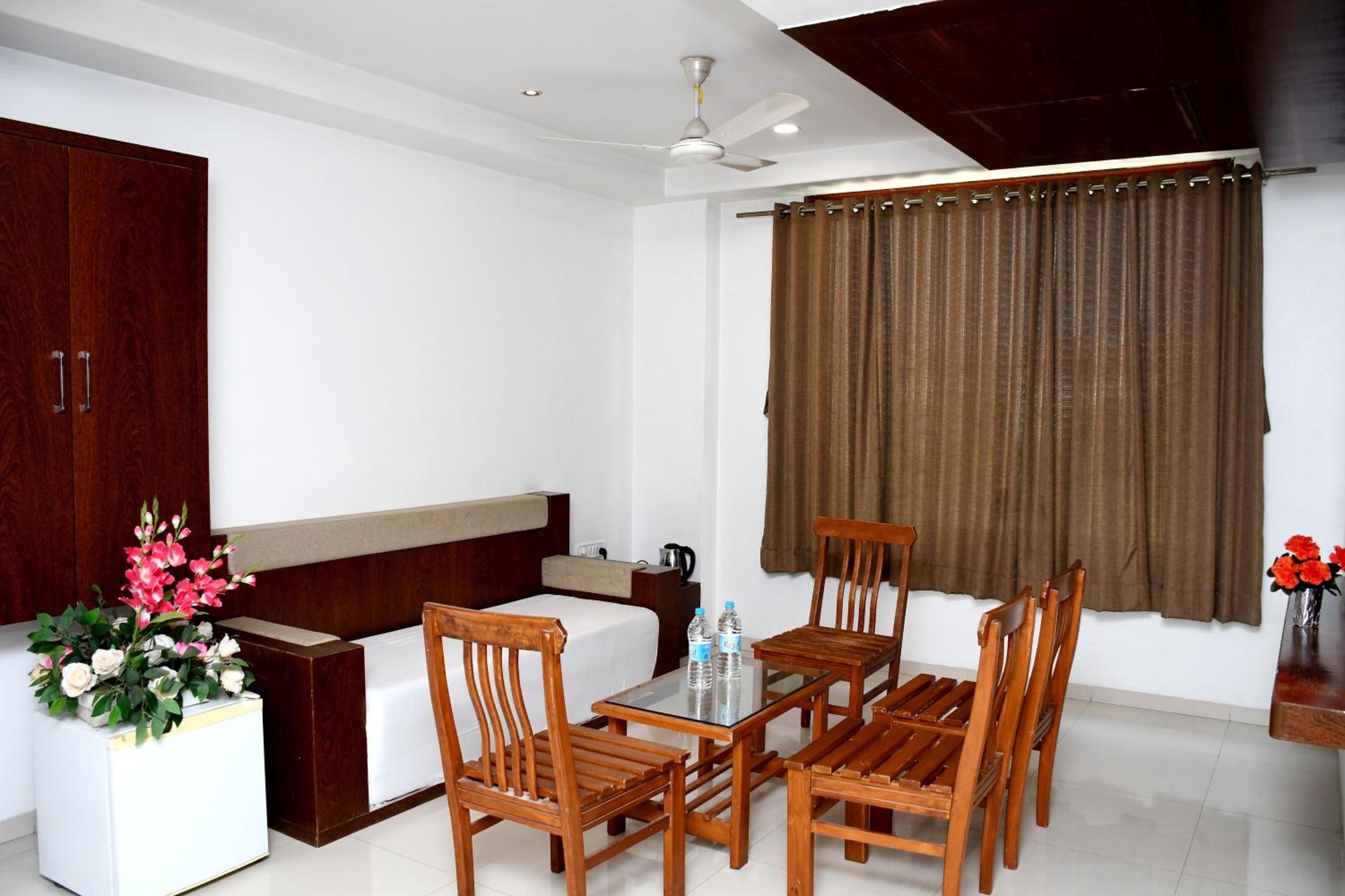 Pushpak Resort
