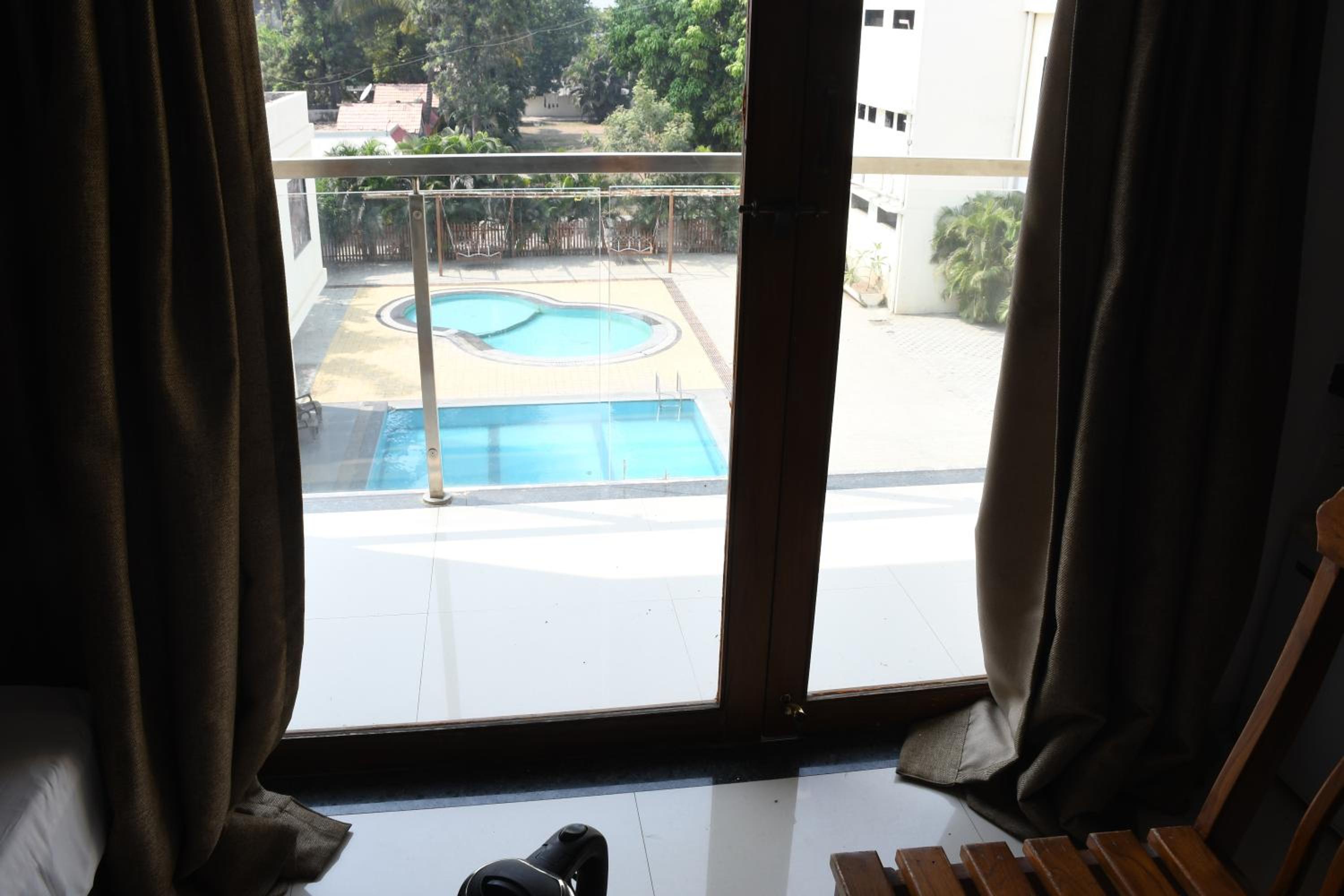 Pushpak Resort