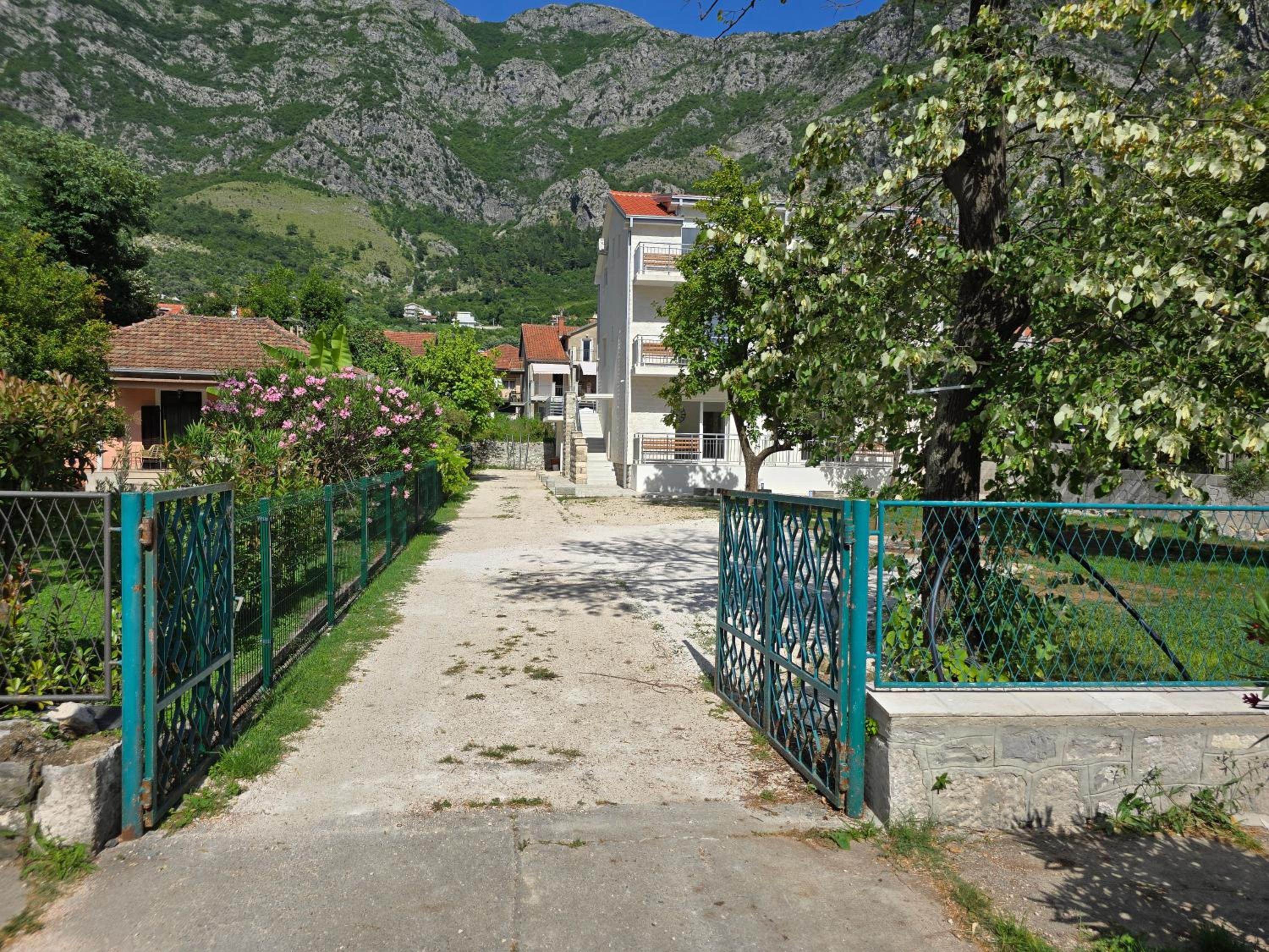 Villa BOJANA AS Aparments Risan view 4