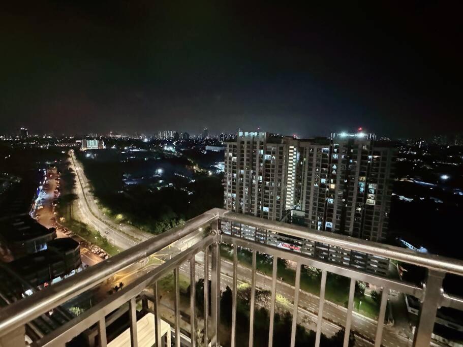 JB CIQ Central Park 1-3pax High Speed WiFi Skudai Paradigm Mall