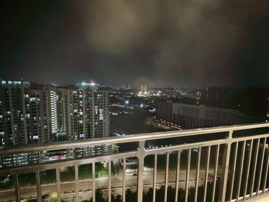 JB CIQ Central Park 1-3pax High Speed WiFi Skudai Paradigm Mall