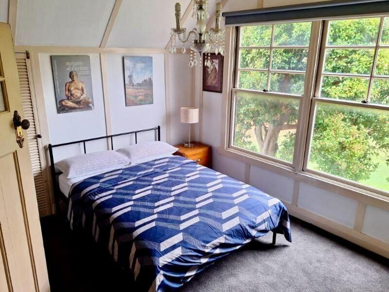 Cozy cottage by the beach in Mornington