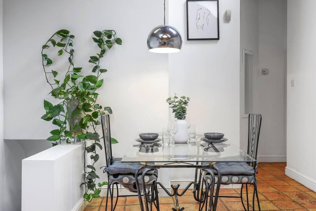 Cozy Private 1-Bedroom Apartment Short Term Rental & Flexible Renting Hoxton With Free Wifi