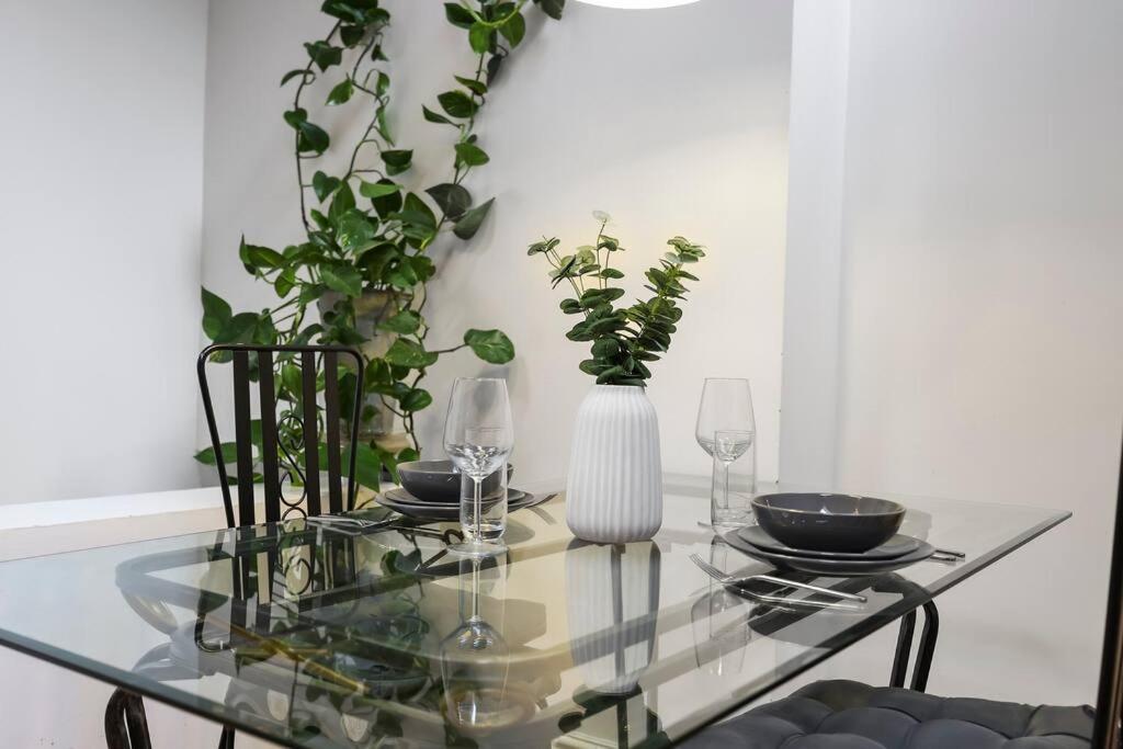 Cozy Private 1-Bedroom Apartment Short Term Rental & Flexible Renting Hoxton With Free Wifi
