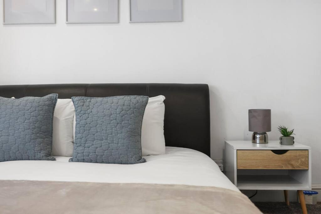 Cozy Private 1-Bedroom Apartment Short Term Rental & Flexible Renting Hoxton With Free Wifi
