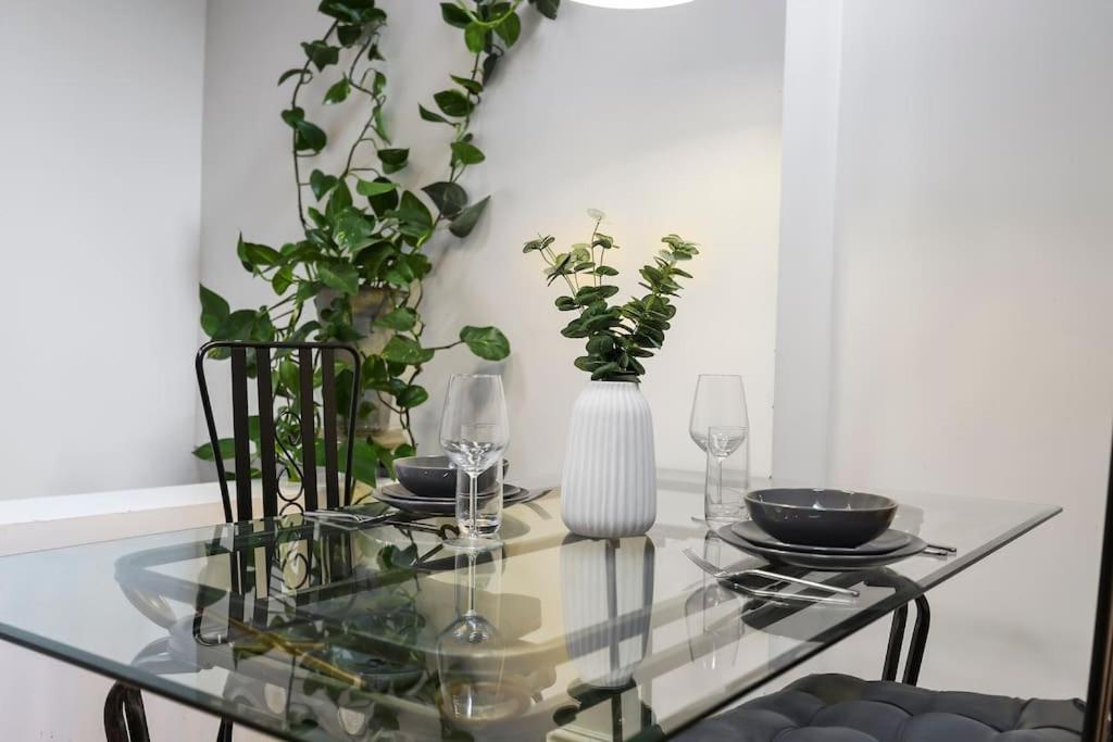 Cozy Private 1-Bedroom Apartment Short Term Rental & Flexible Renting Hoxton With Free Wifi