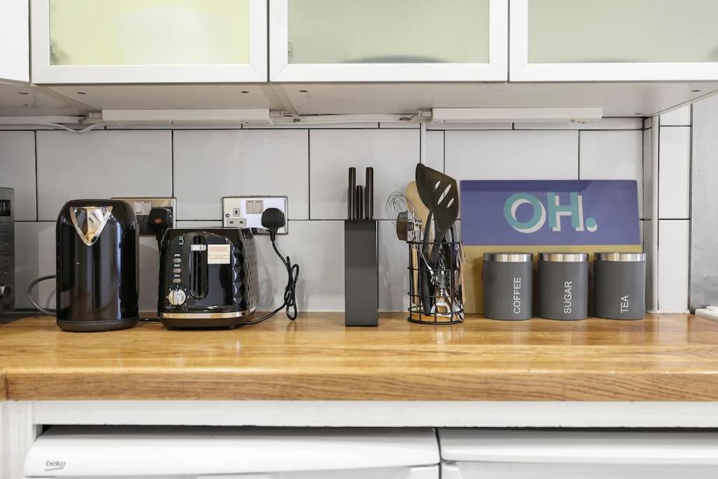 Cozy Private 1-Bedroom Apartment Short Term Rental & Flexible Renting Hoxton With Free Wifi