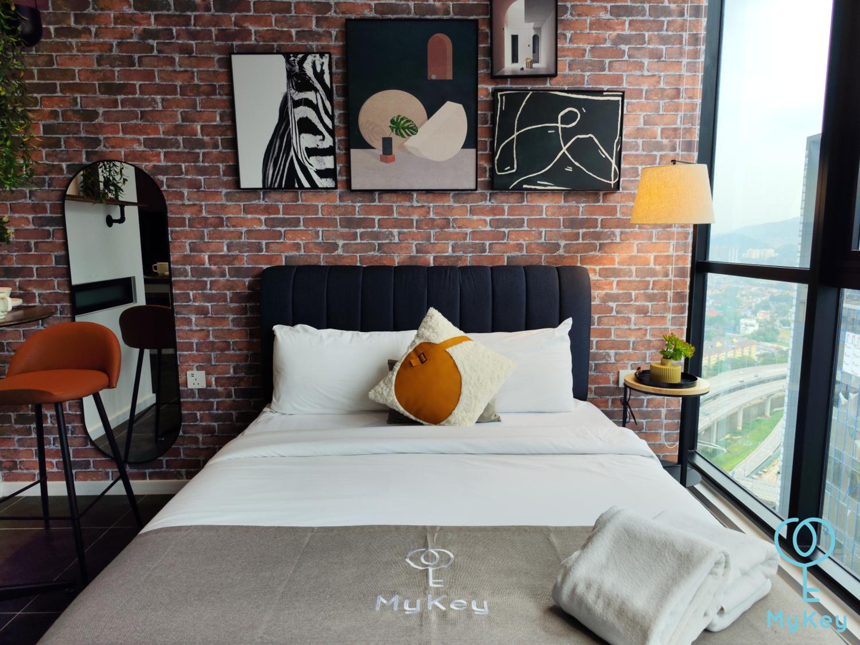 Scarletz Starlight Suites KLCC
