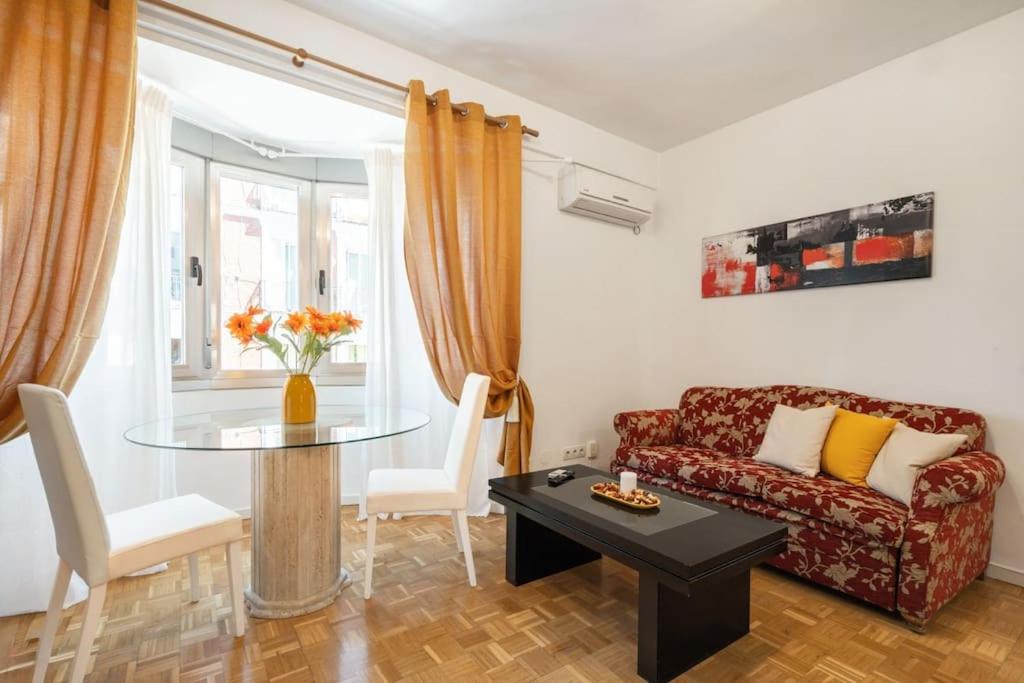 Studio located in Puerta de Alcala - 2 view 3