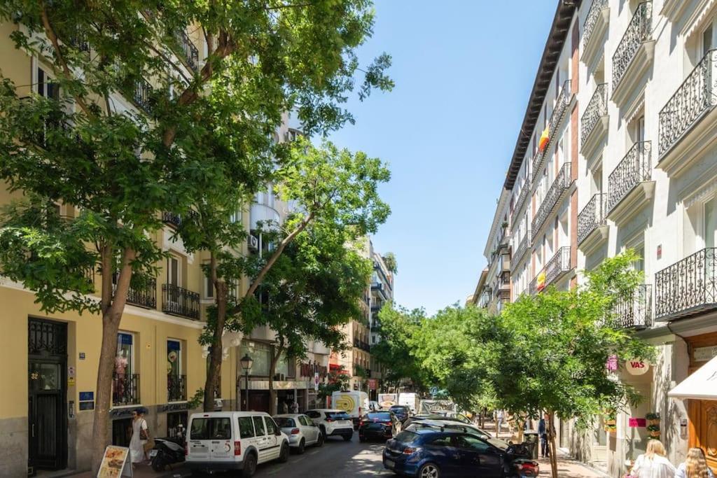 Studio located in Puerta de Alcala - 2 view 4