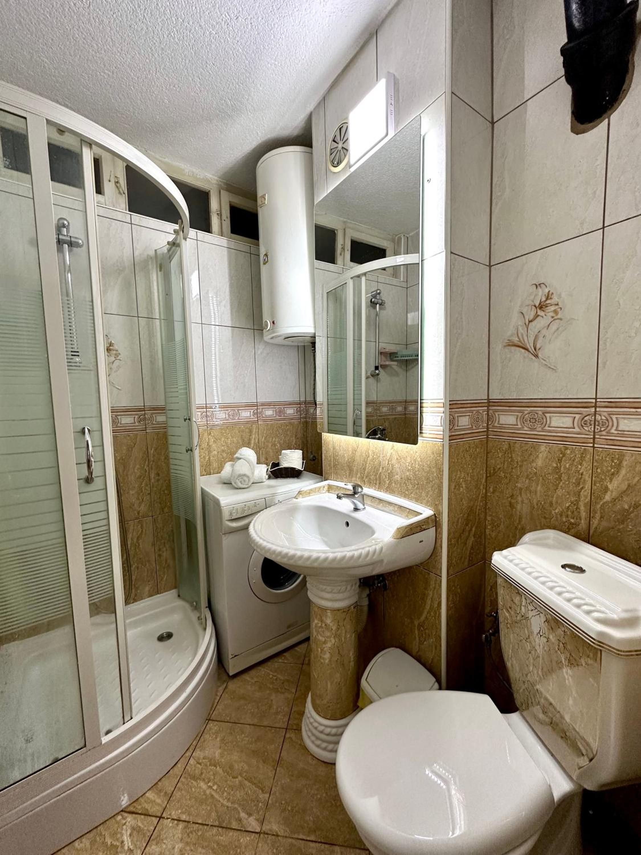 Photo 12