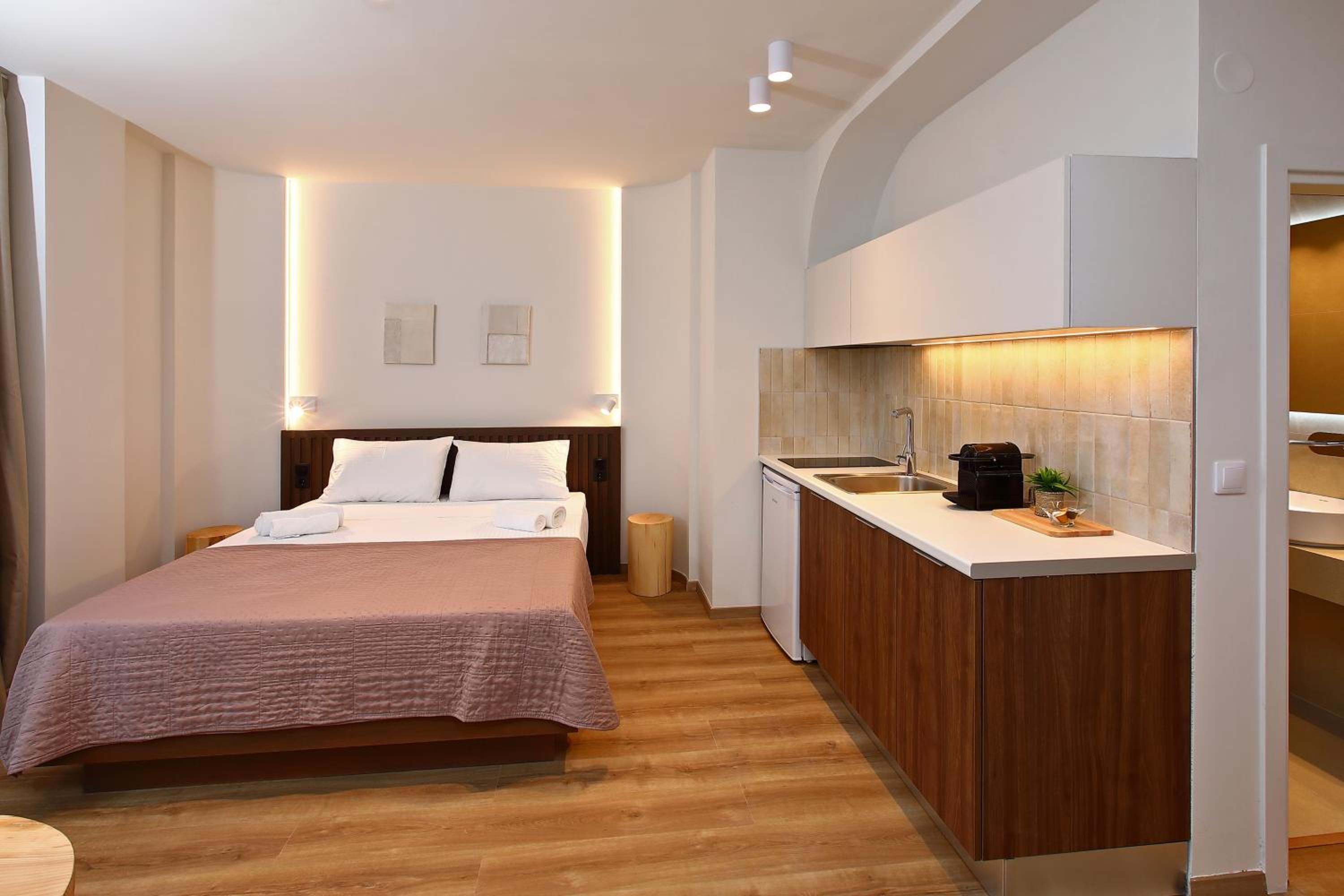 LOCAL SUITES - Nea Moudania Chalkidiki