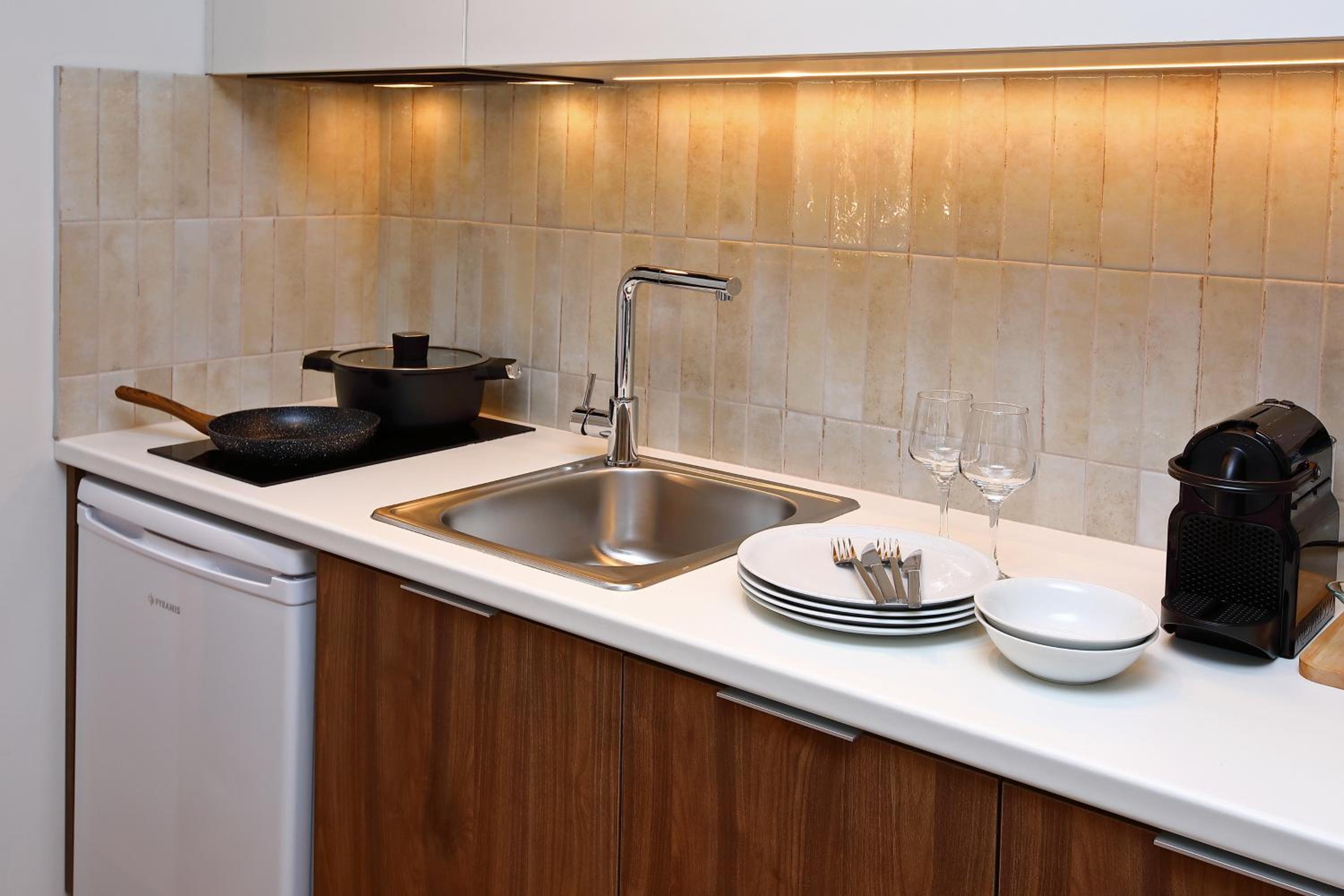 LOCAL SUITES - Nea Moudania Chalkidiki