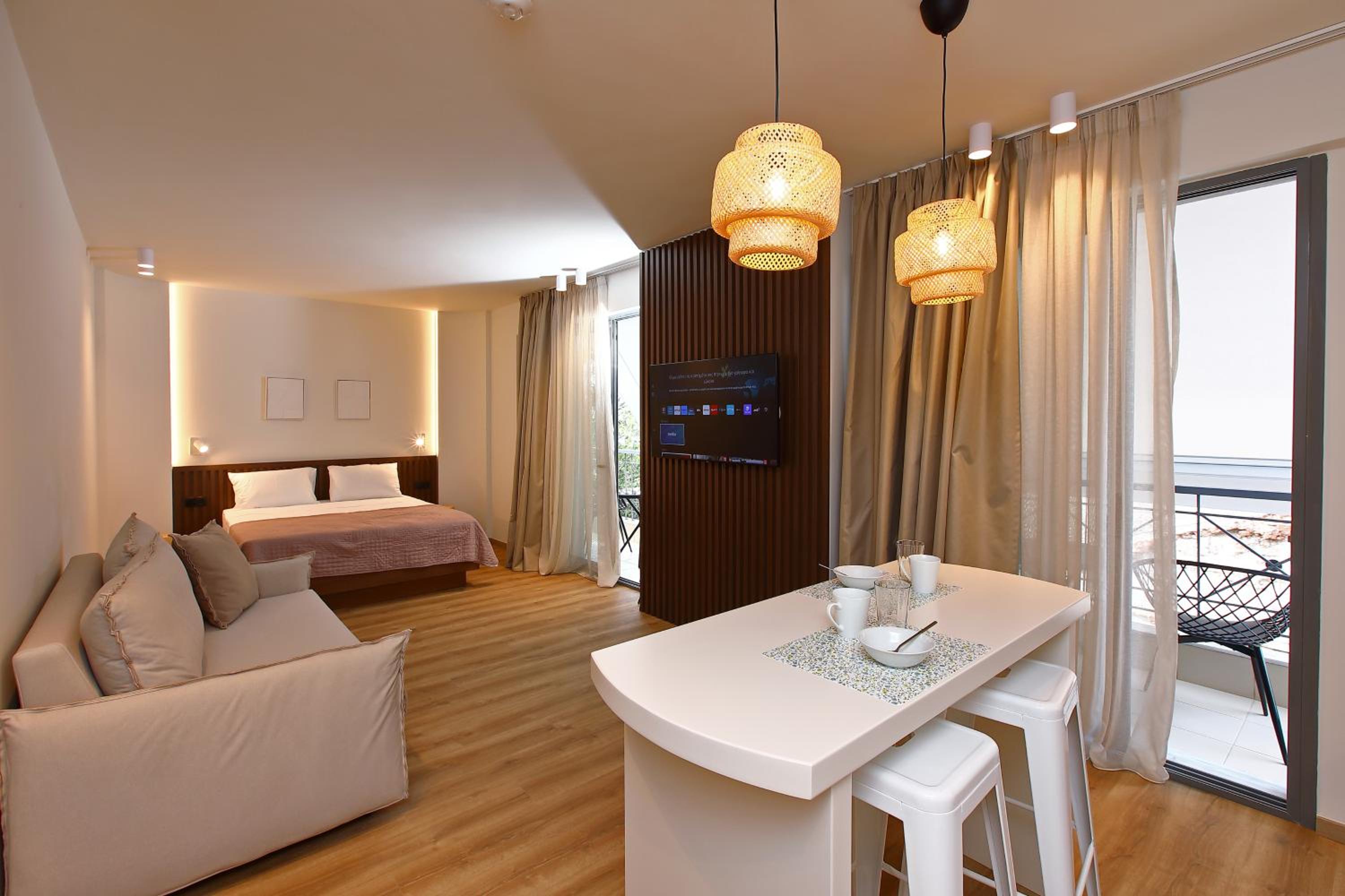 LOCAL SUITES - Nea Moudania Chalkidiki