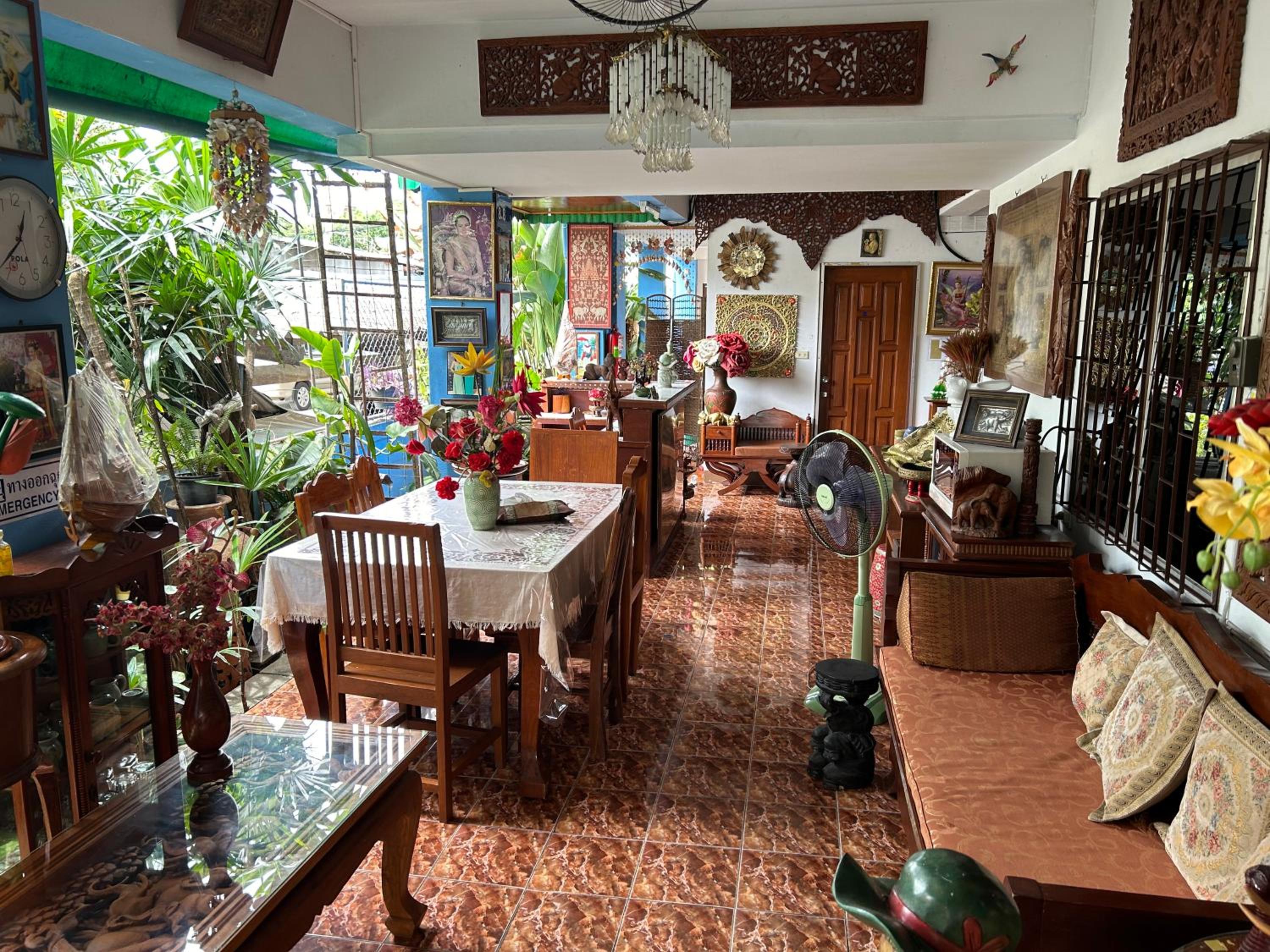 Saithong House