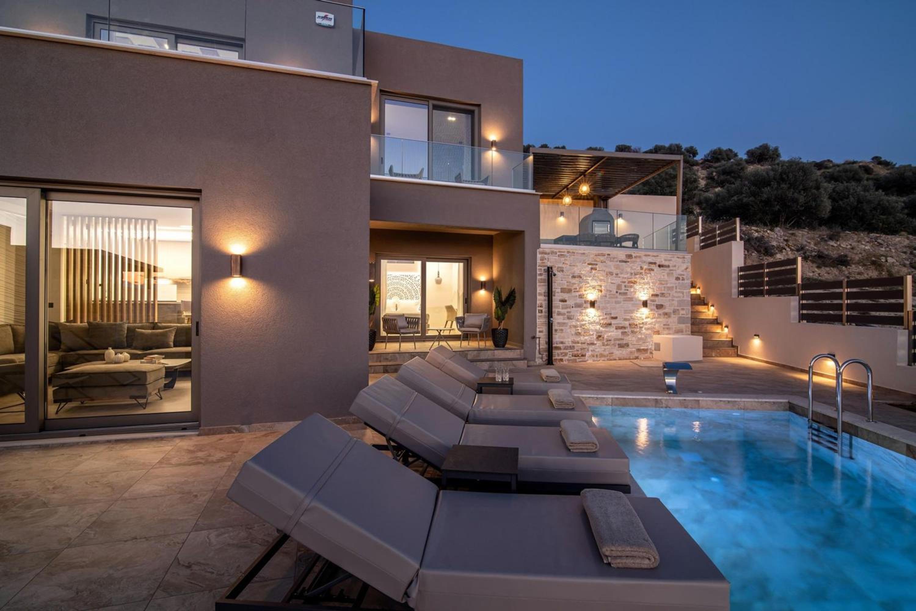 Villas Paradise in Kalamaki by South Cretan Villas