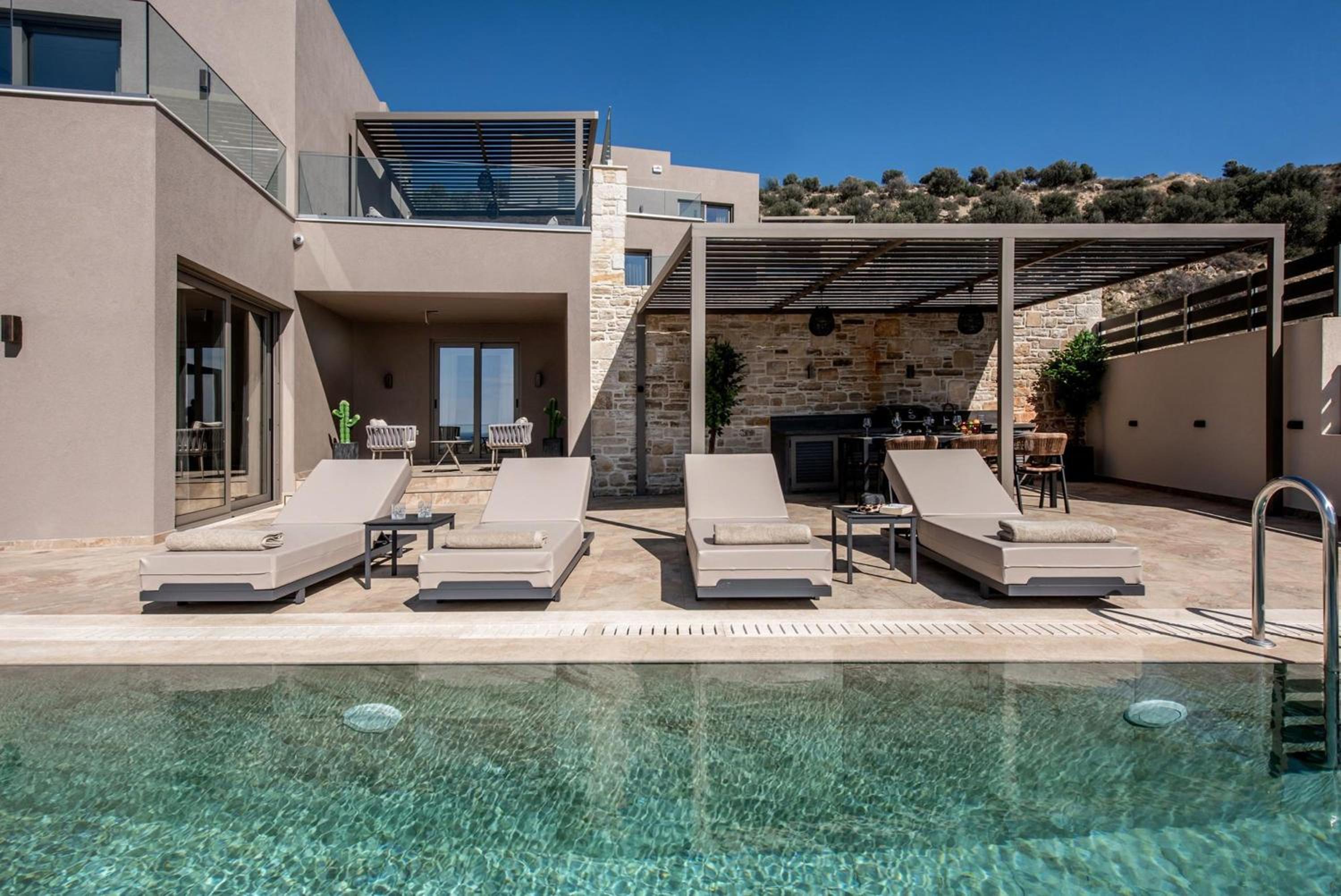 Villas Paradise in Kalamaki by South Cretan Villas